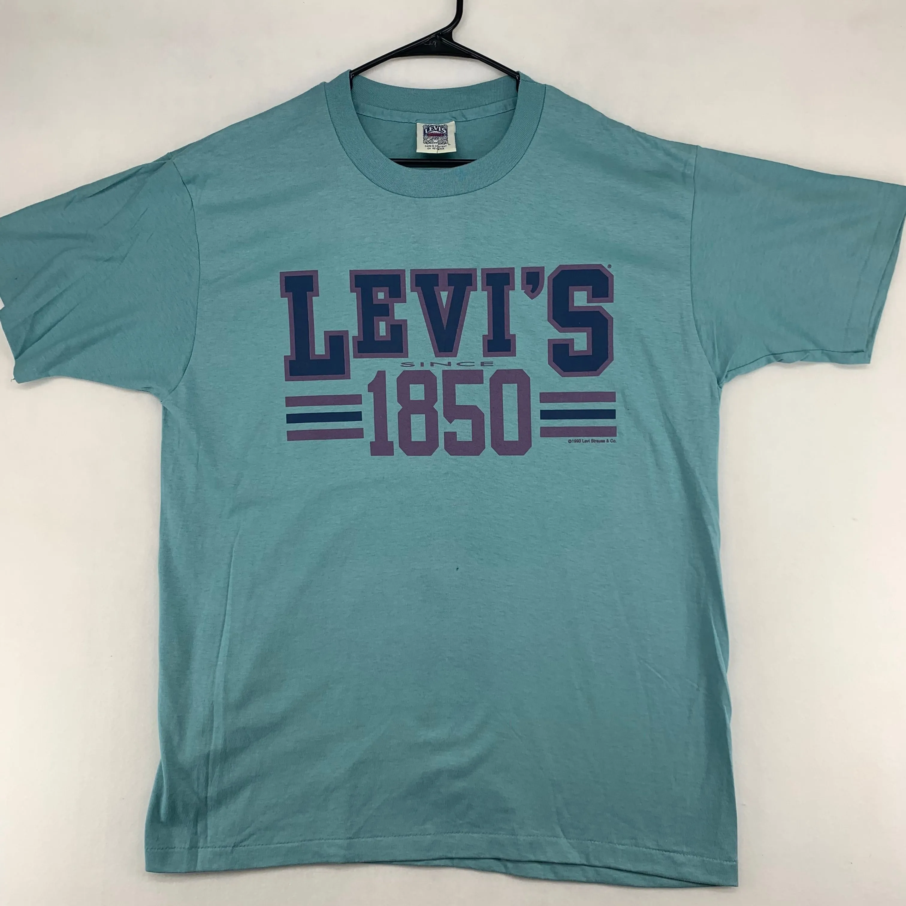 Product image for Single stitch Levi’s Vintage tee 1850 . Men’s Large. Front and back logo on Vtg Levi’s for jeans tag
