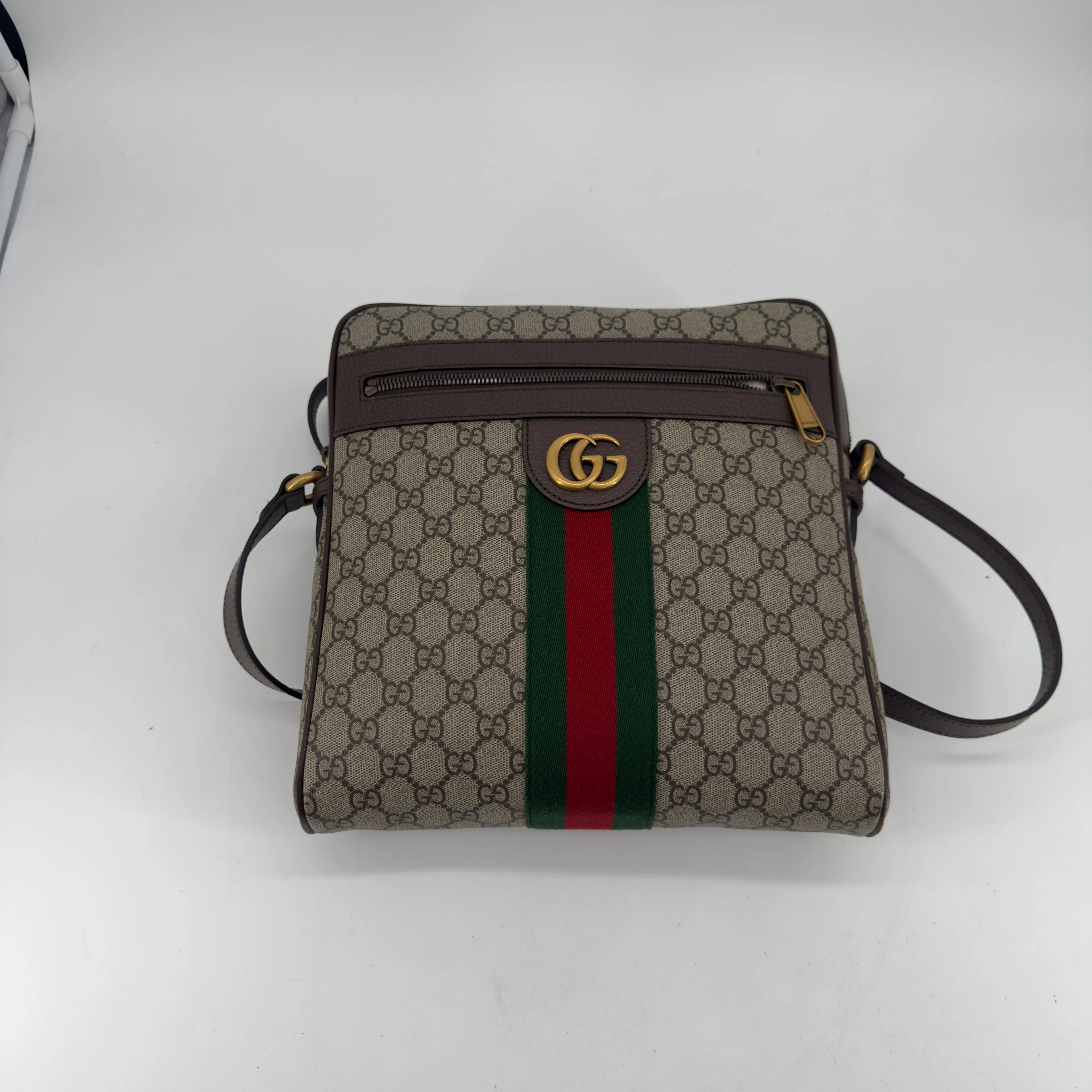 Product image for 978 🟢🔴👜✨ Gucci GG Supreme Crossbody – Like New Condition!