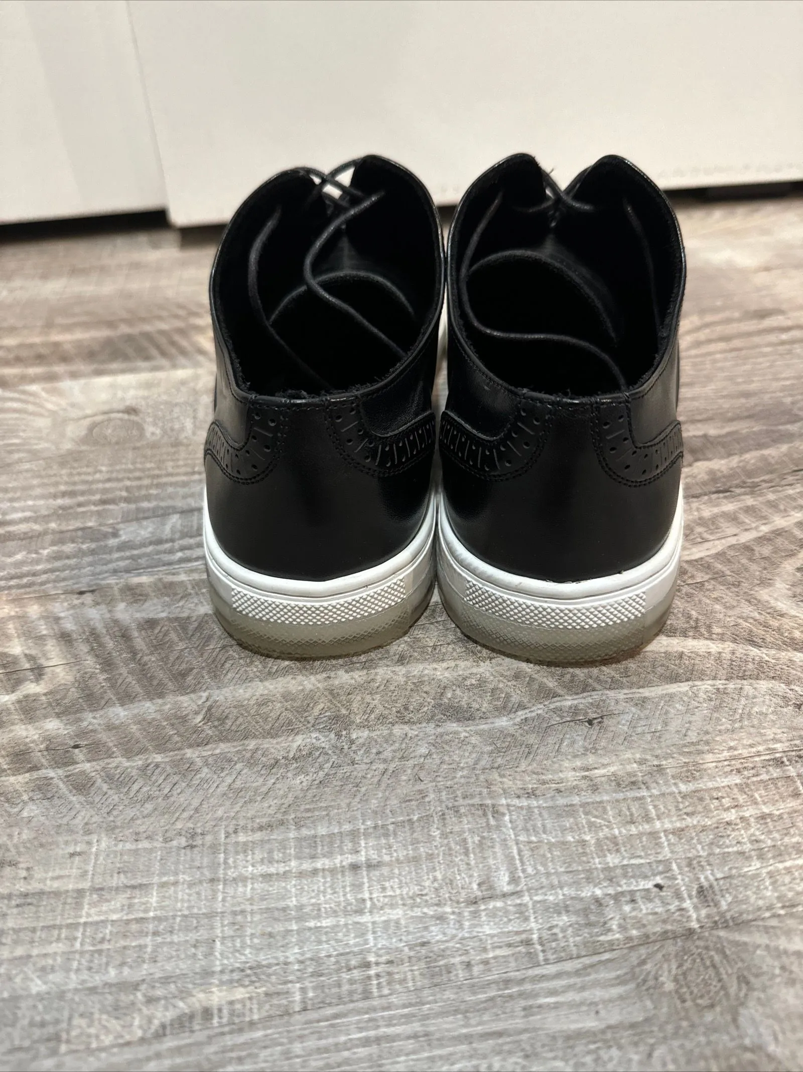 Listing Image Blurred Background