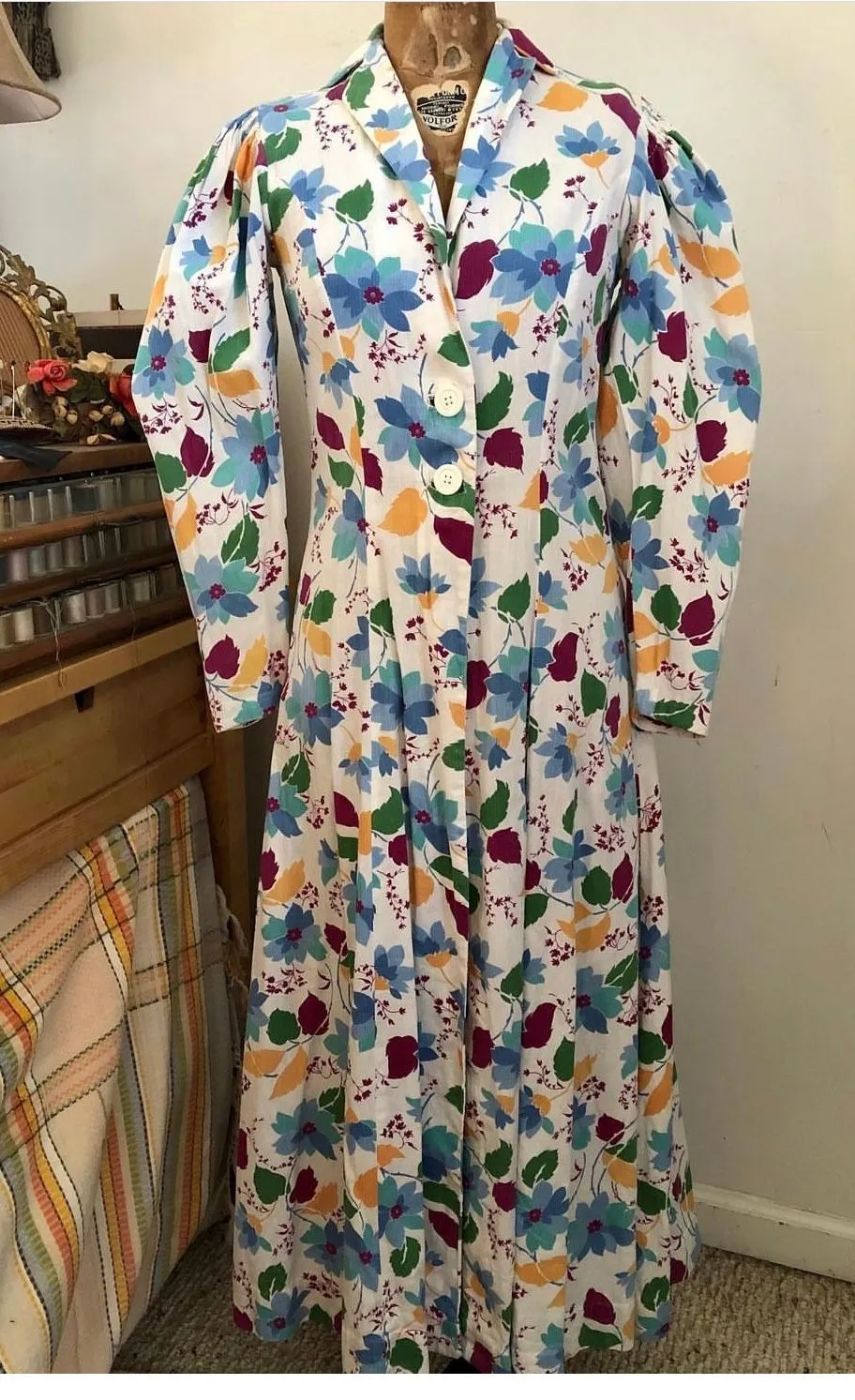 Product image for 1930/40s textured cotton floral and leaf print duster coat sz m
