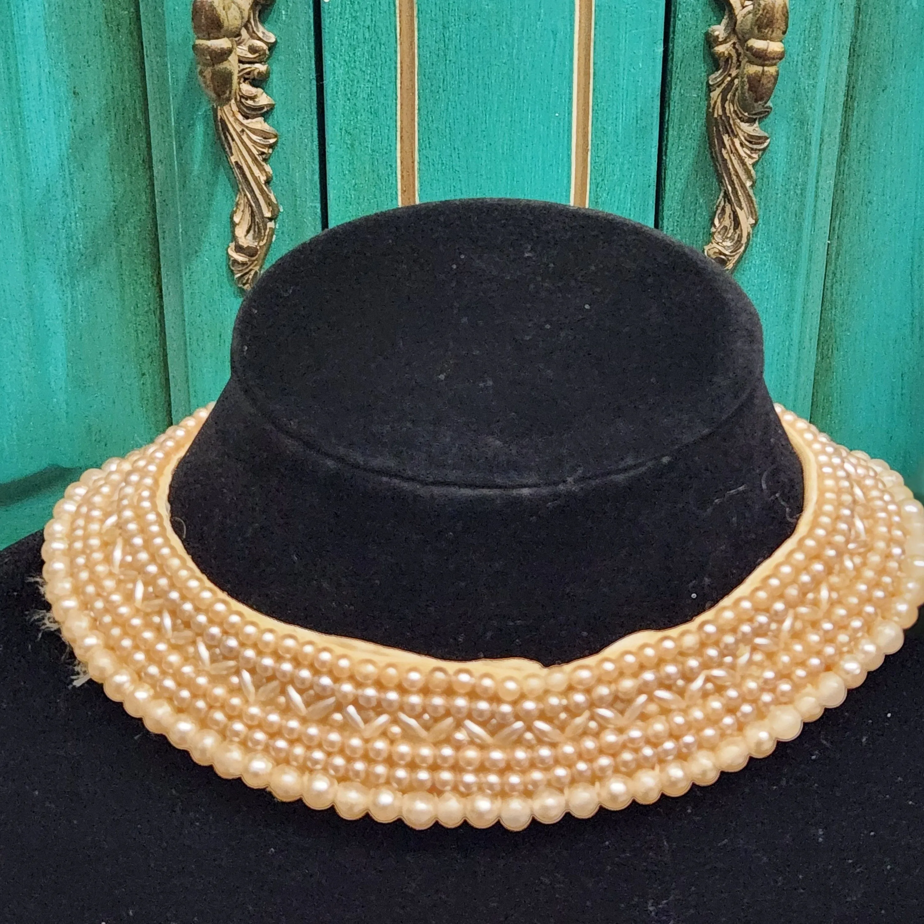 Product image for Vintage beaded faux pearl Collar!
