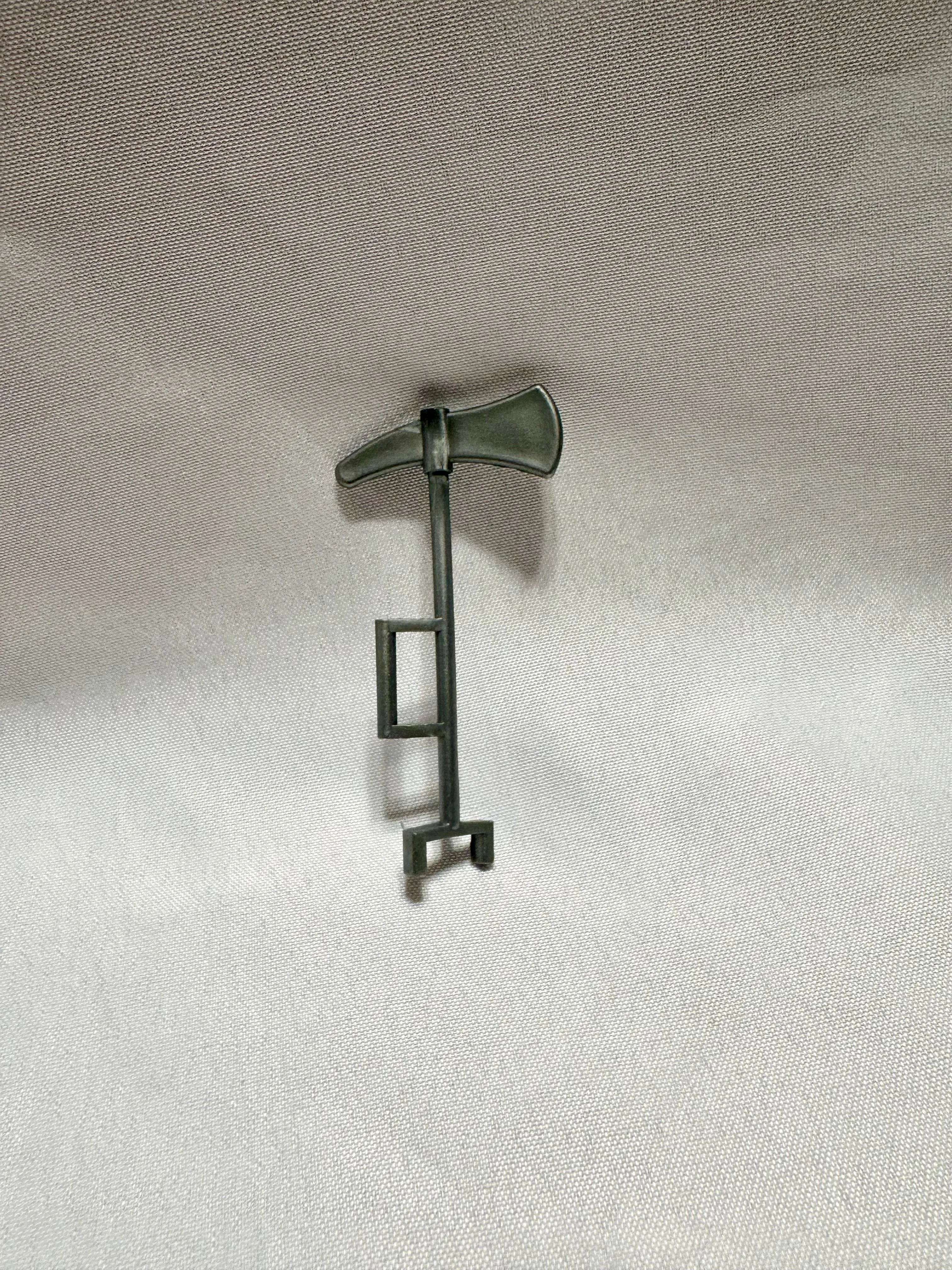 Product image for Vintage MOTU Snout Spout Axe Weapon Accessory Silver 1986 Original He-Man