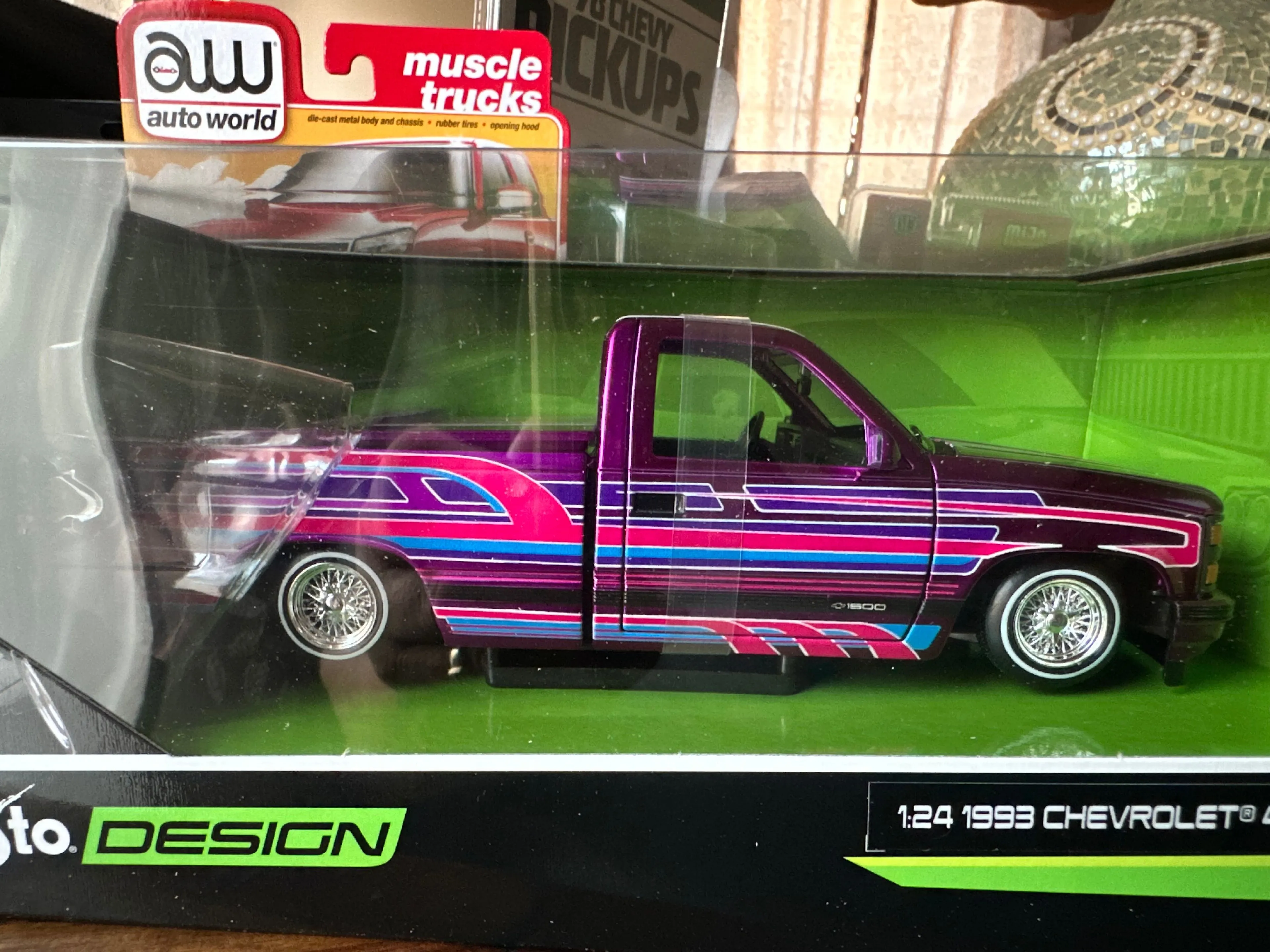 Product image for MAISTO DESIGN 1993 CHEVROLET 454 SS PICKUP