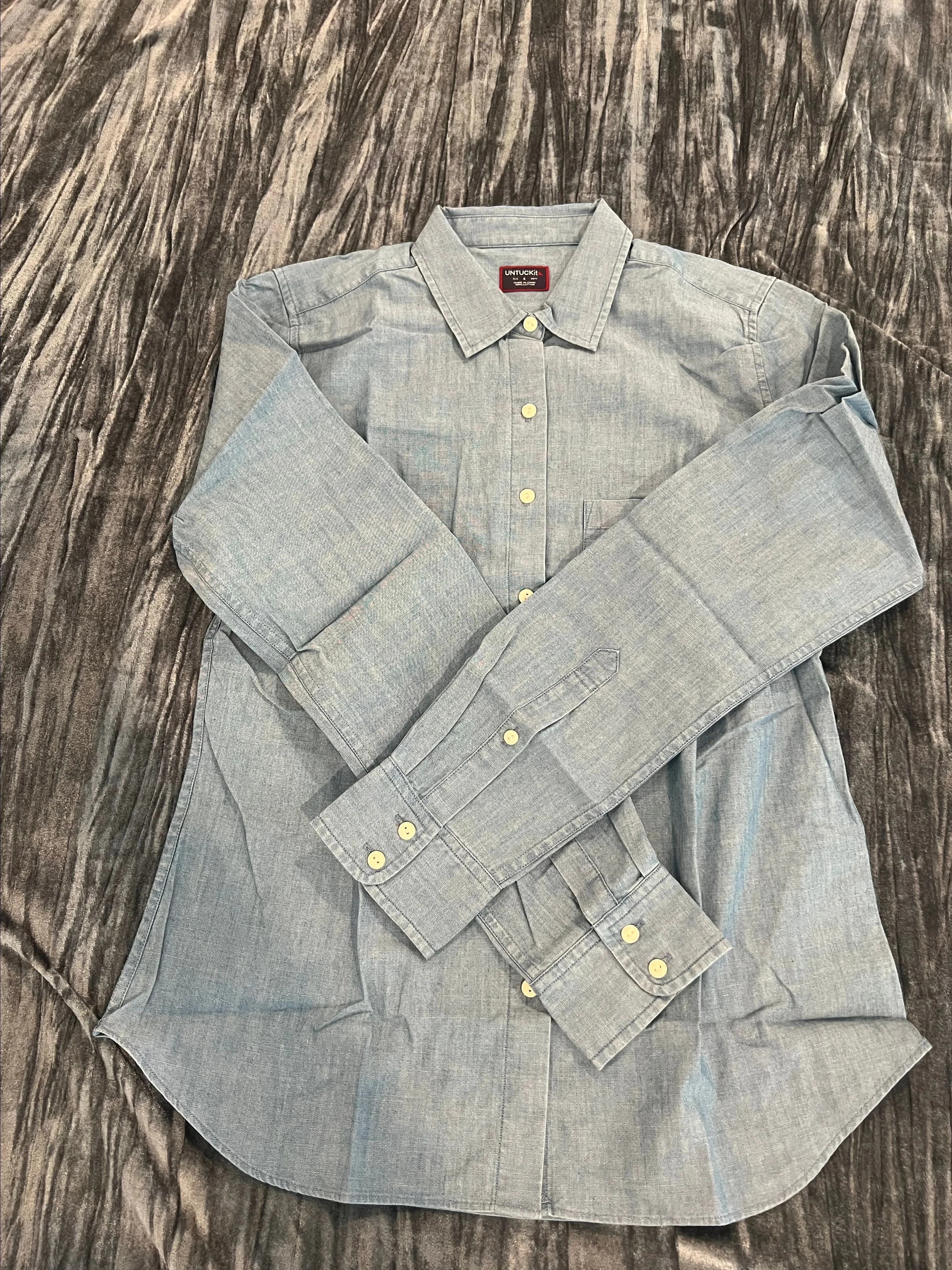 Product image for UNTUCKit Blue Casual Button Down Shirt Size 4