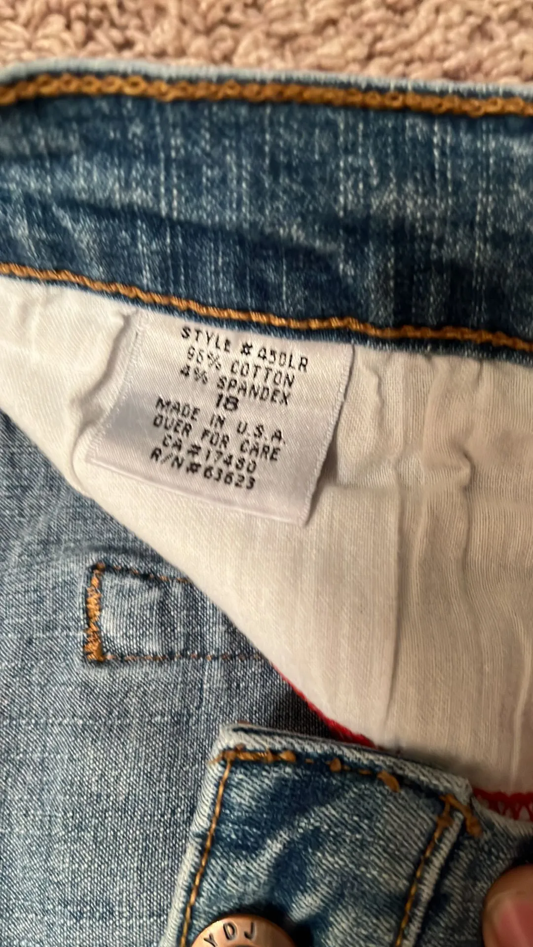 Listing Image Blurred Background