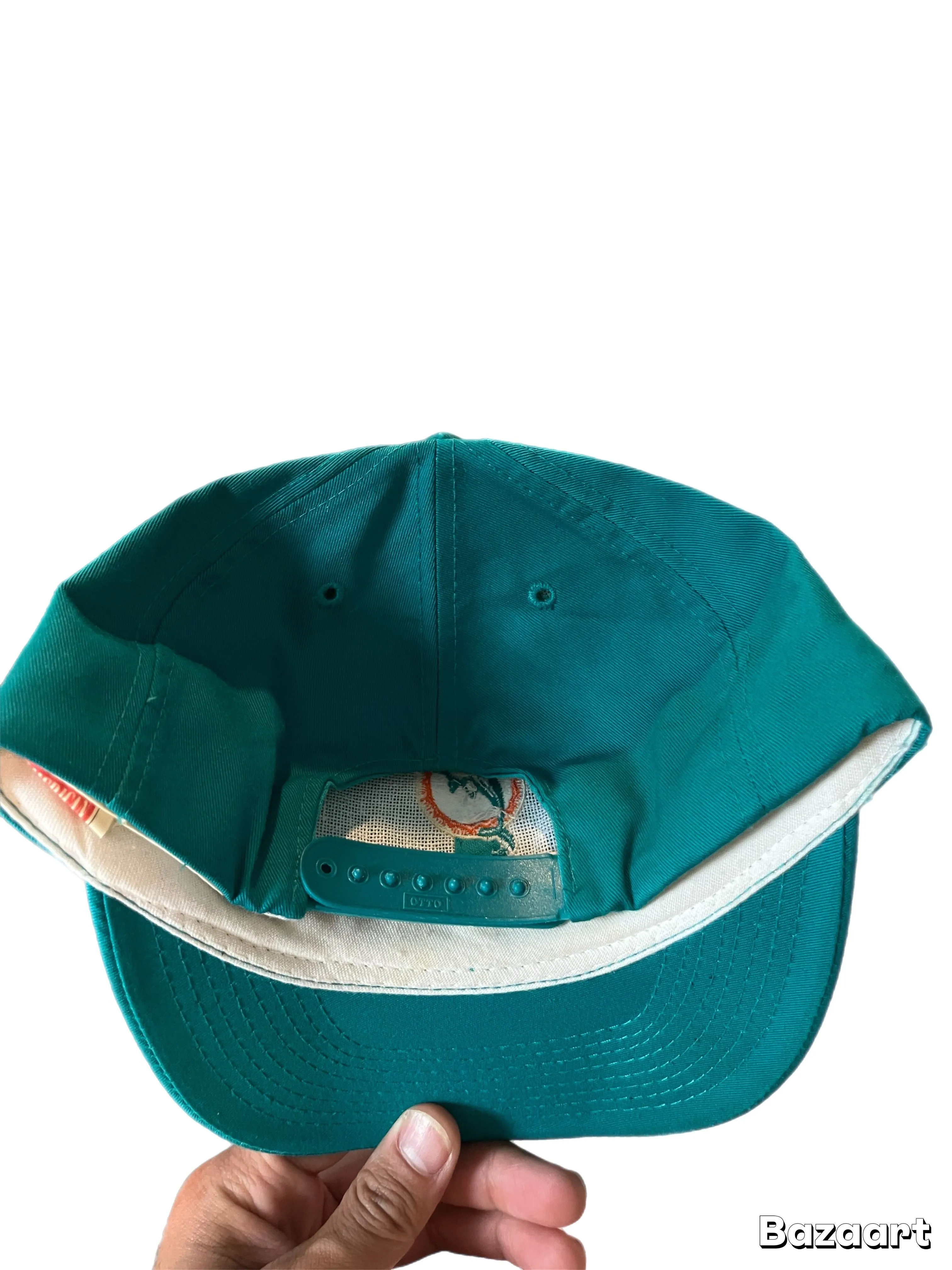 Listing Image Blurred Background