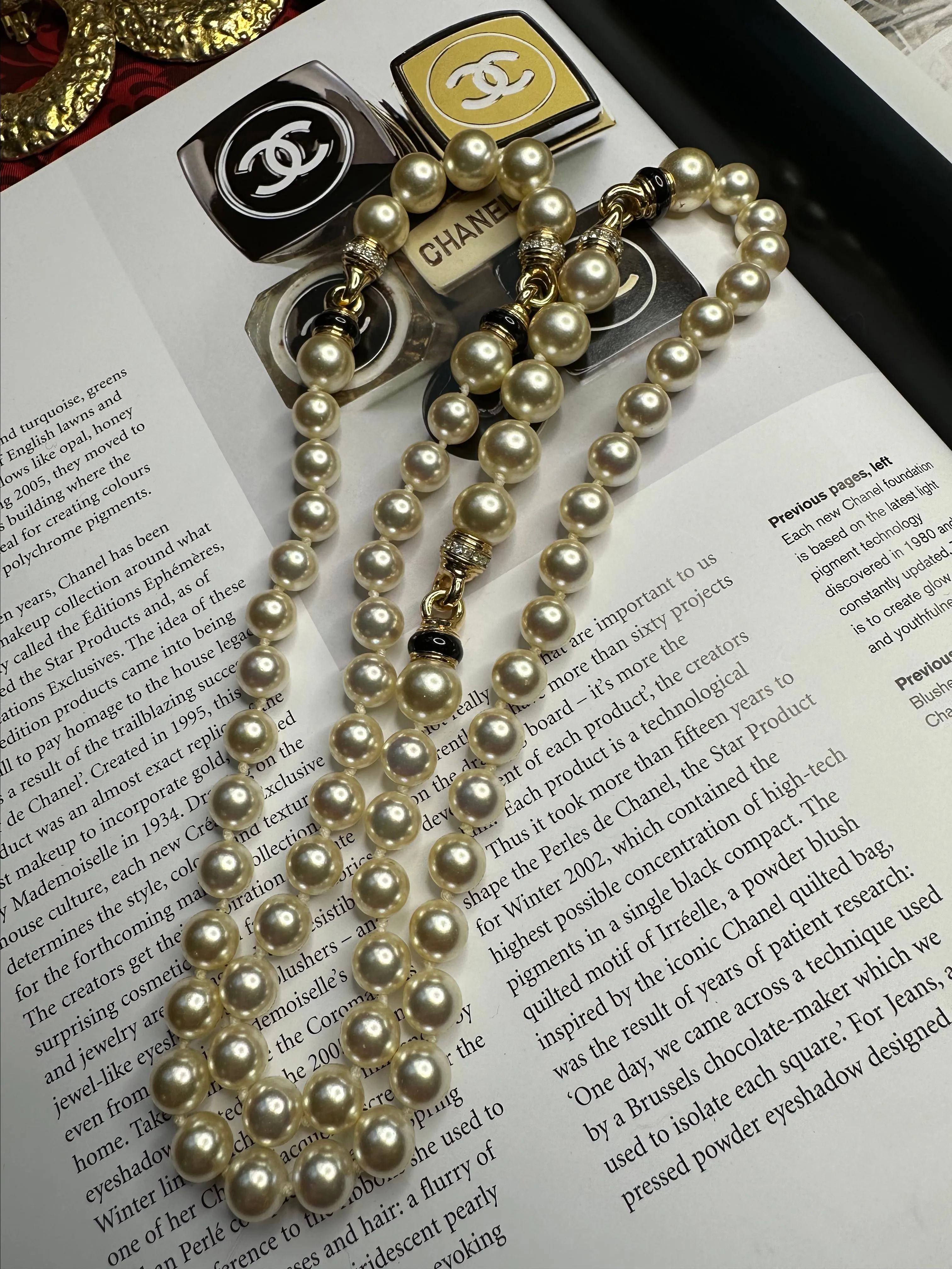 Product image for Faux pearl necklace