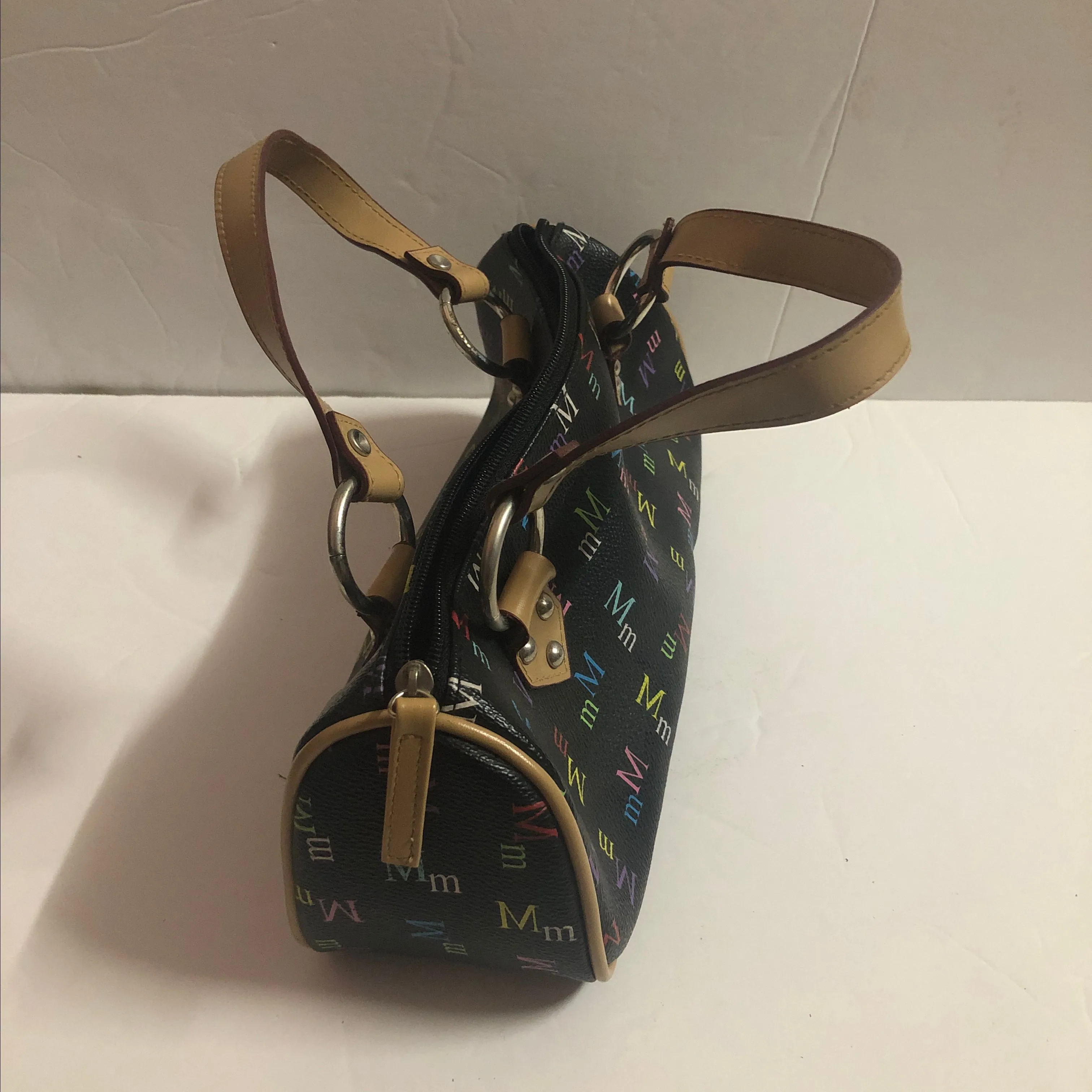 Listing Image Blurred Background