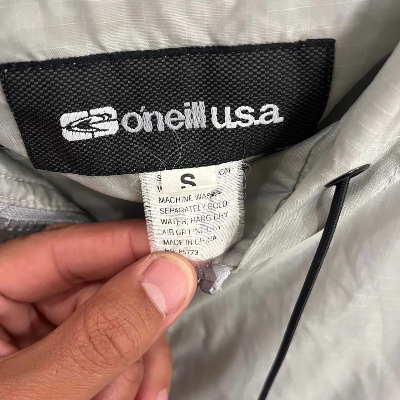 Listing Image Blurred Background