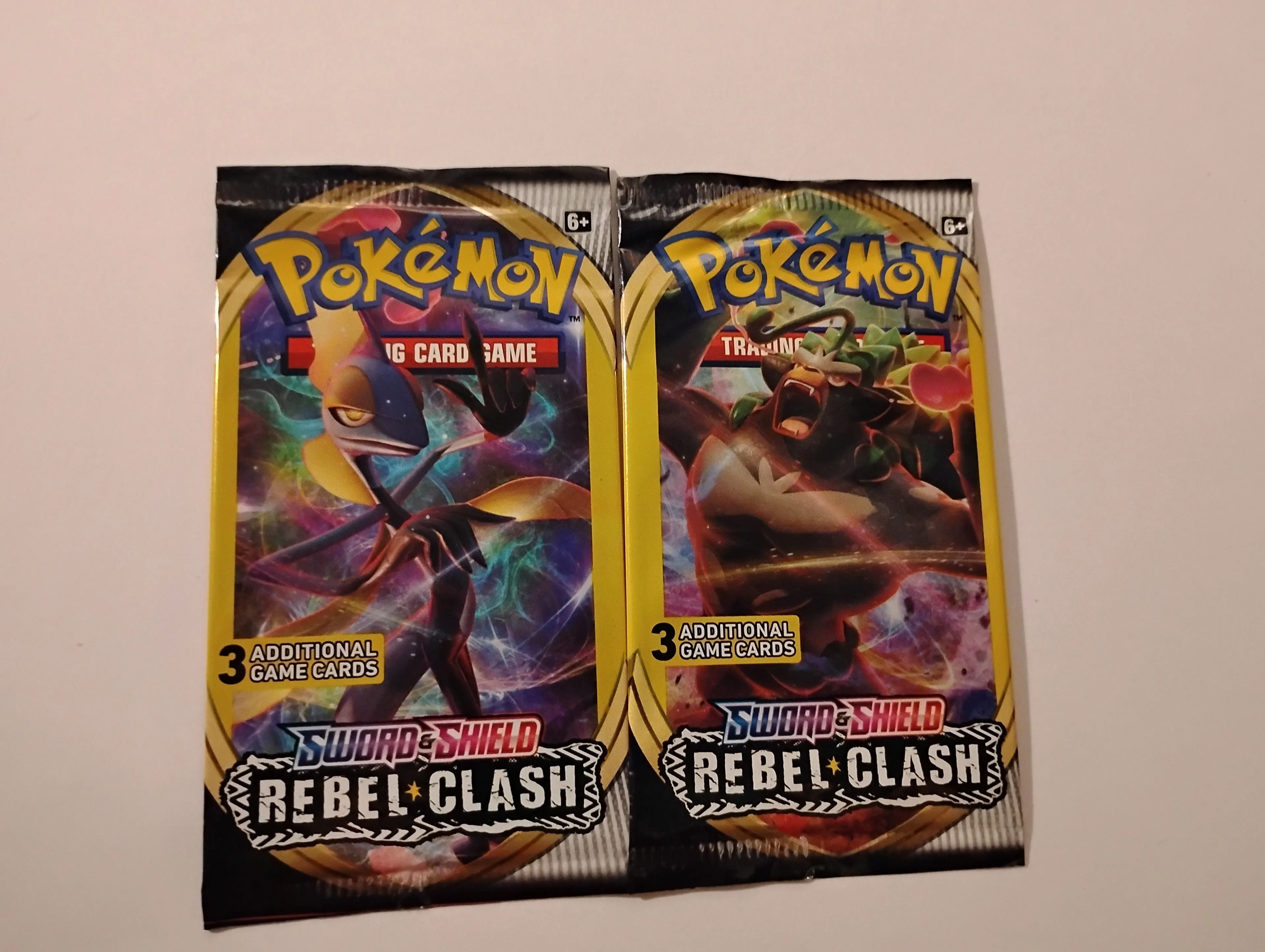 Pokemon Sword and Shield Rebel Clash 3-Pack Blister