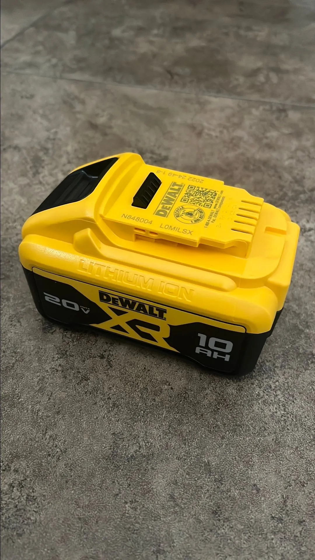 Product image for Dewalt 20V XR 10Ah Battery Pack Q539X12