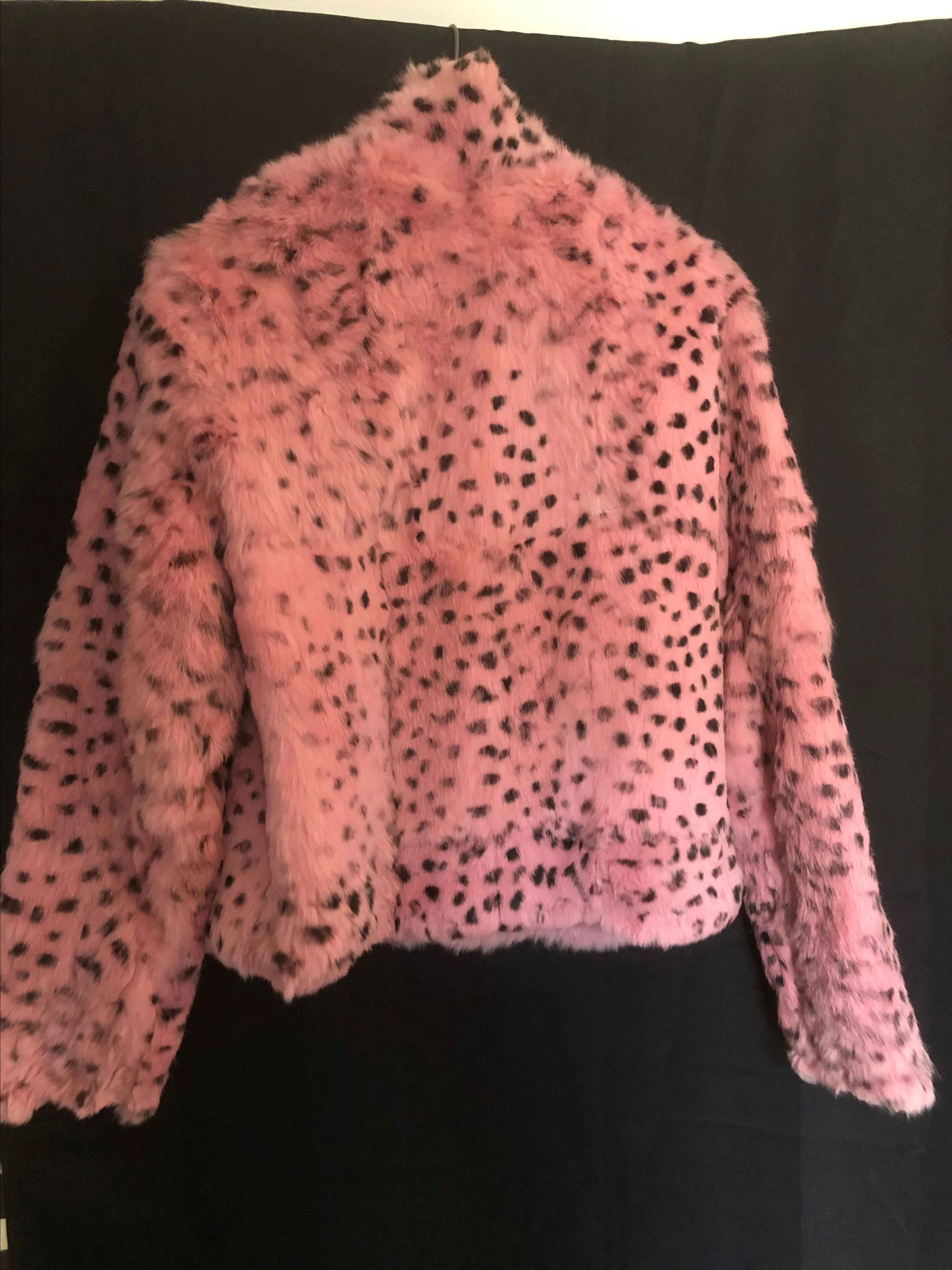 Listing Image Blurred Background