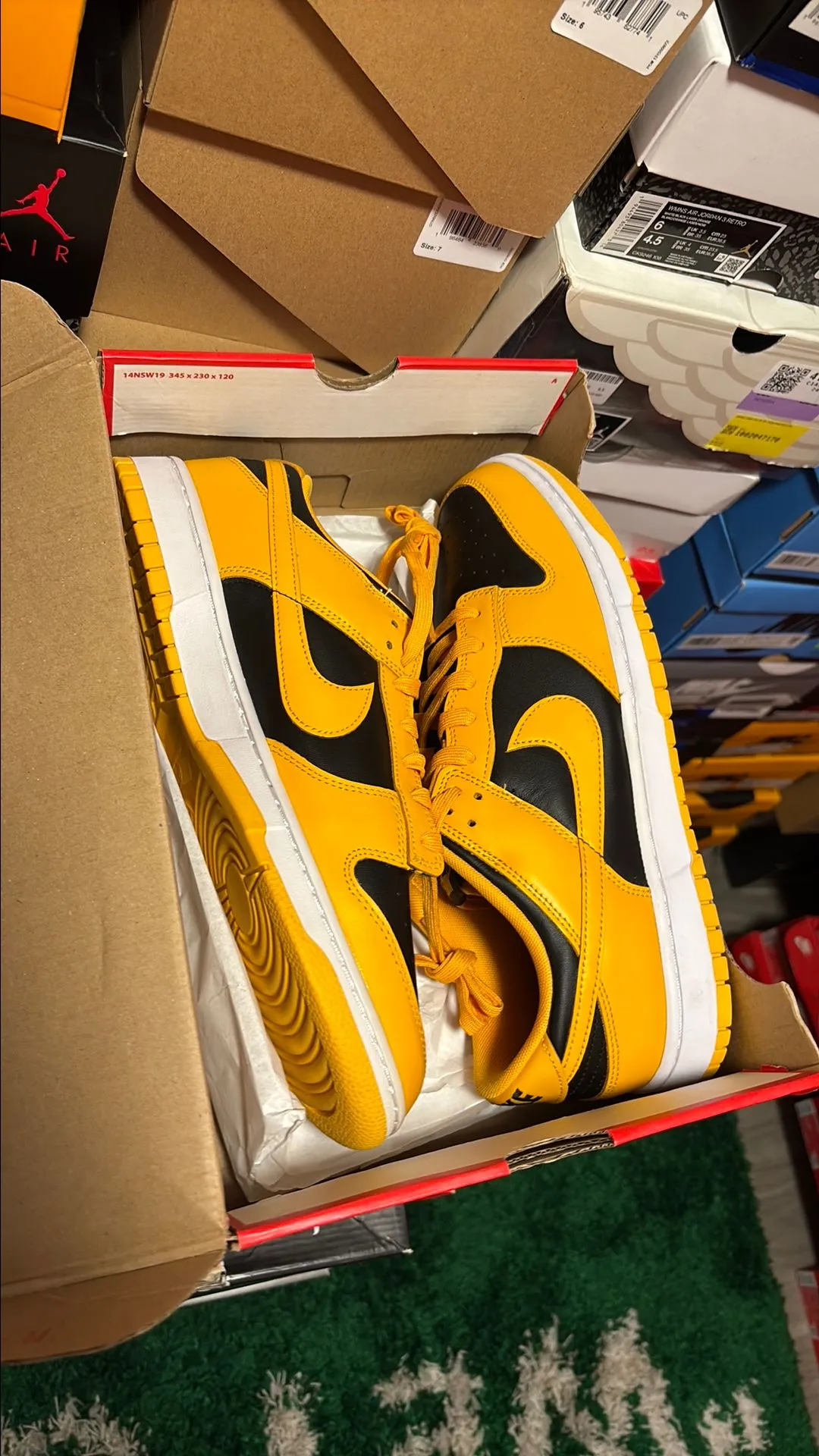 Product image for Nike dunk low golden rod size 13