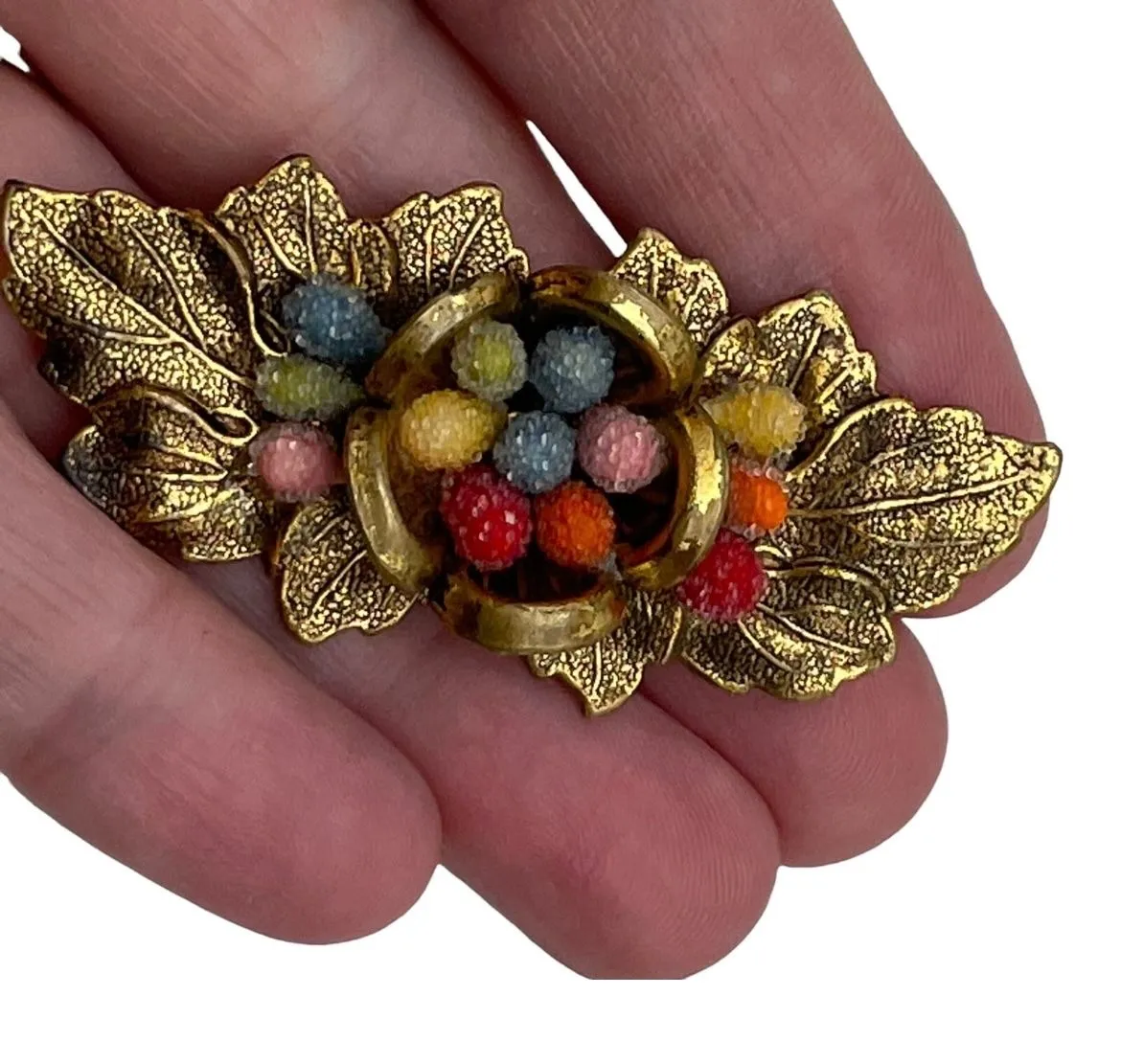 Product image for Vintage Brooch Pin Sugar Eggs Nested Center Gold Tone Leafs