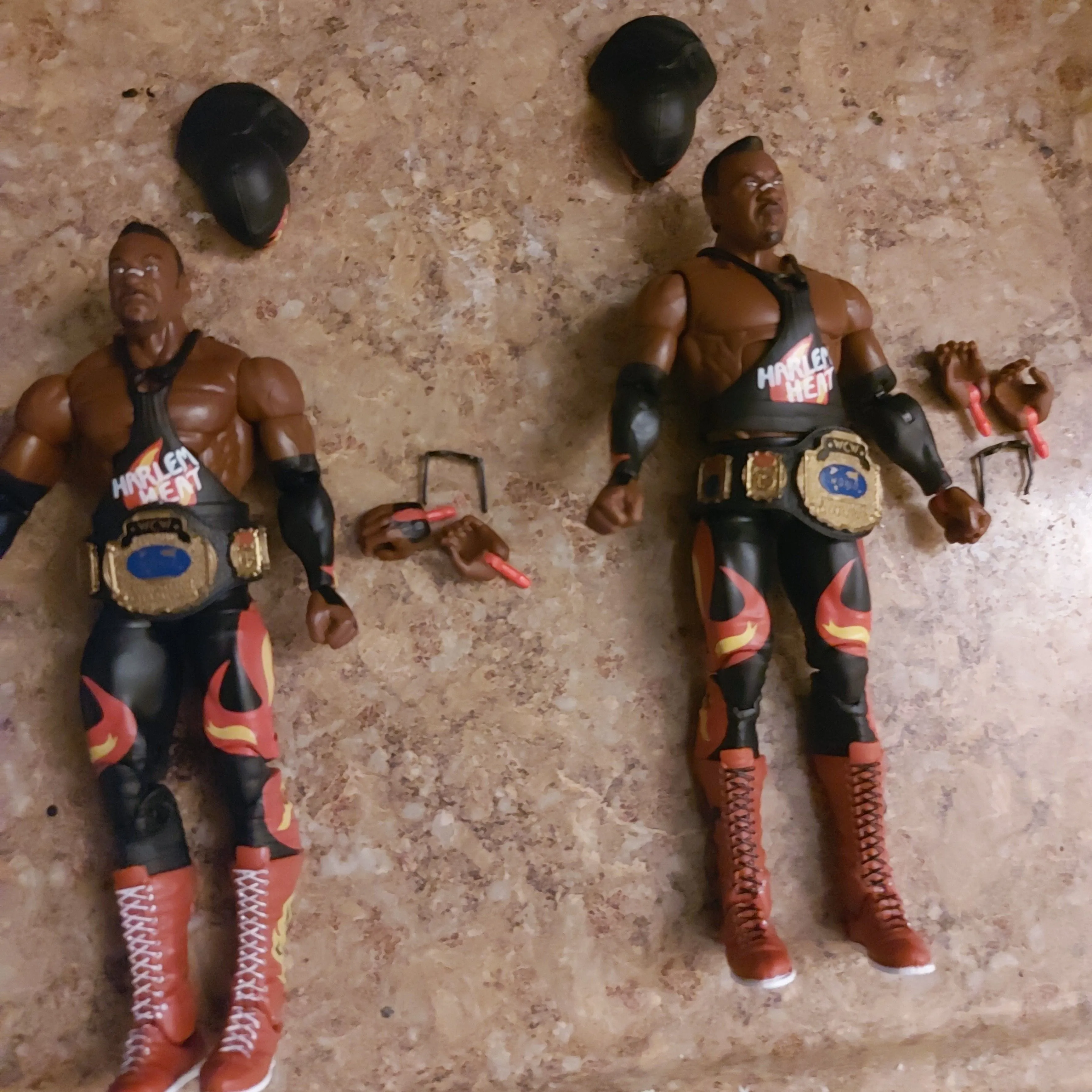 WWE HARLEM HEAT FIGURES COMPLETE WITH TAG TEAM CHAMPIONSHIPS