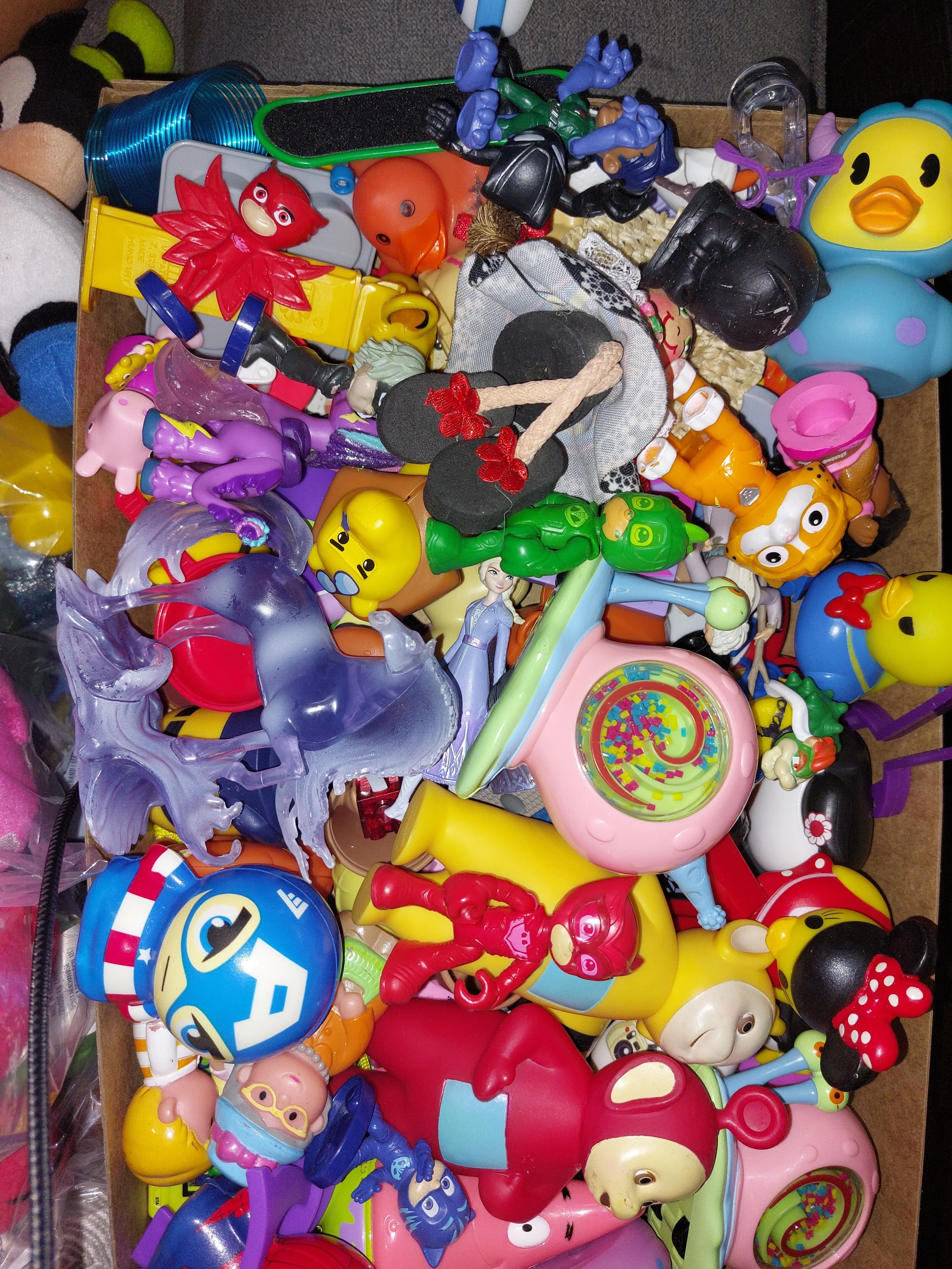 Product image for Medium random toy pulls