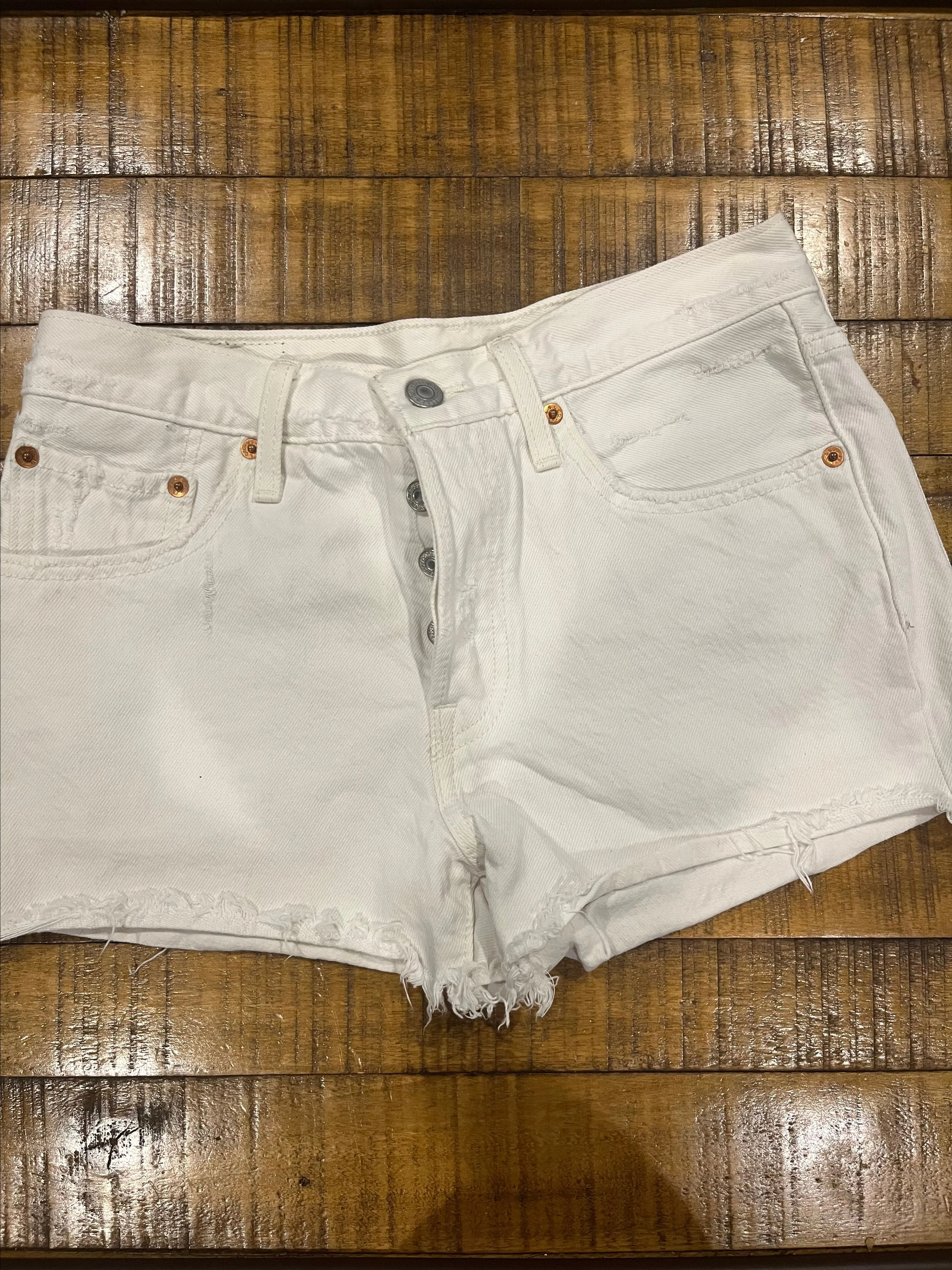 Product image for Off white  501 Levi shorts size 26