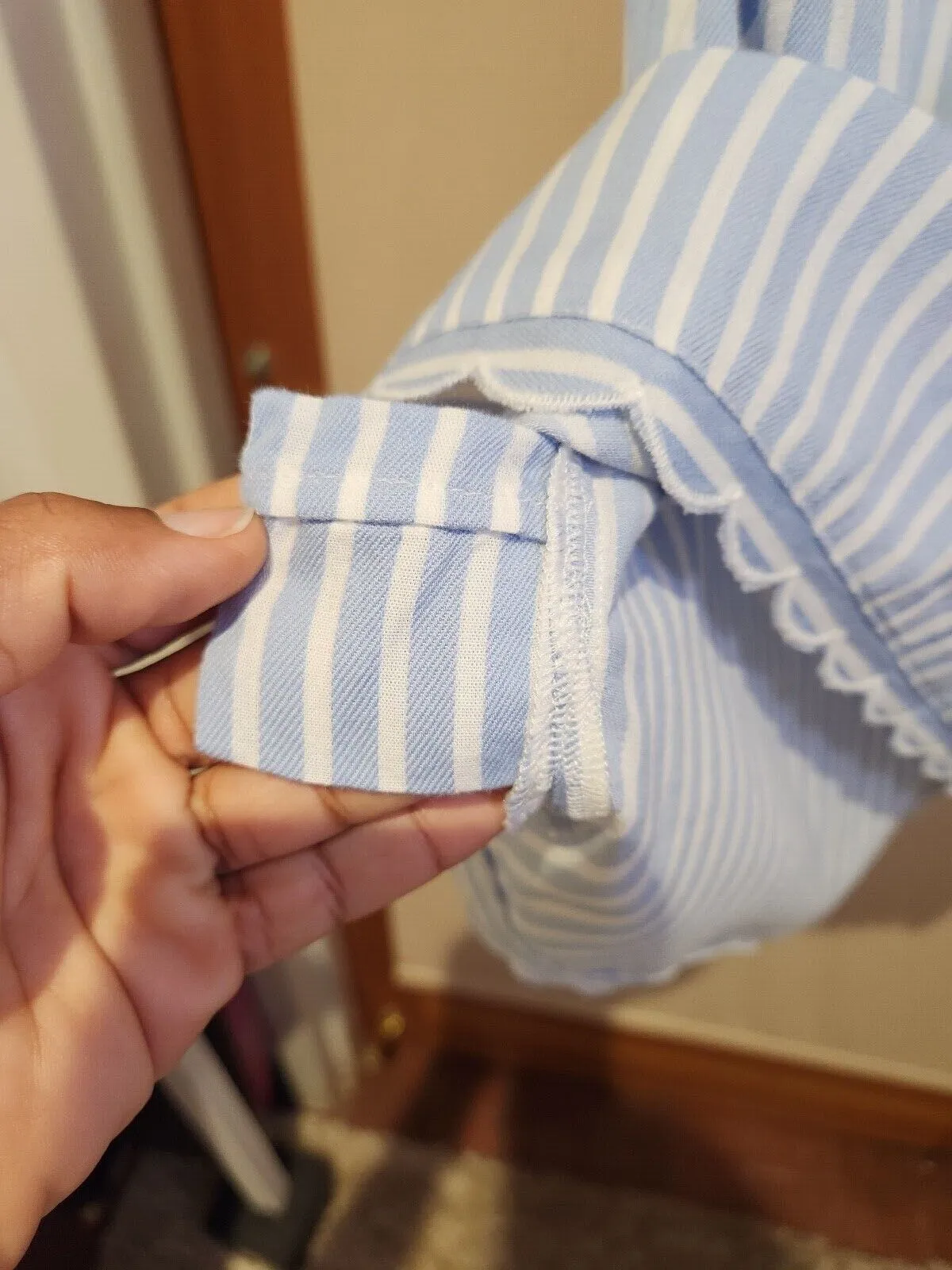 Listing Image Blurred Background