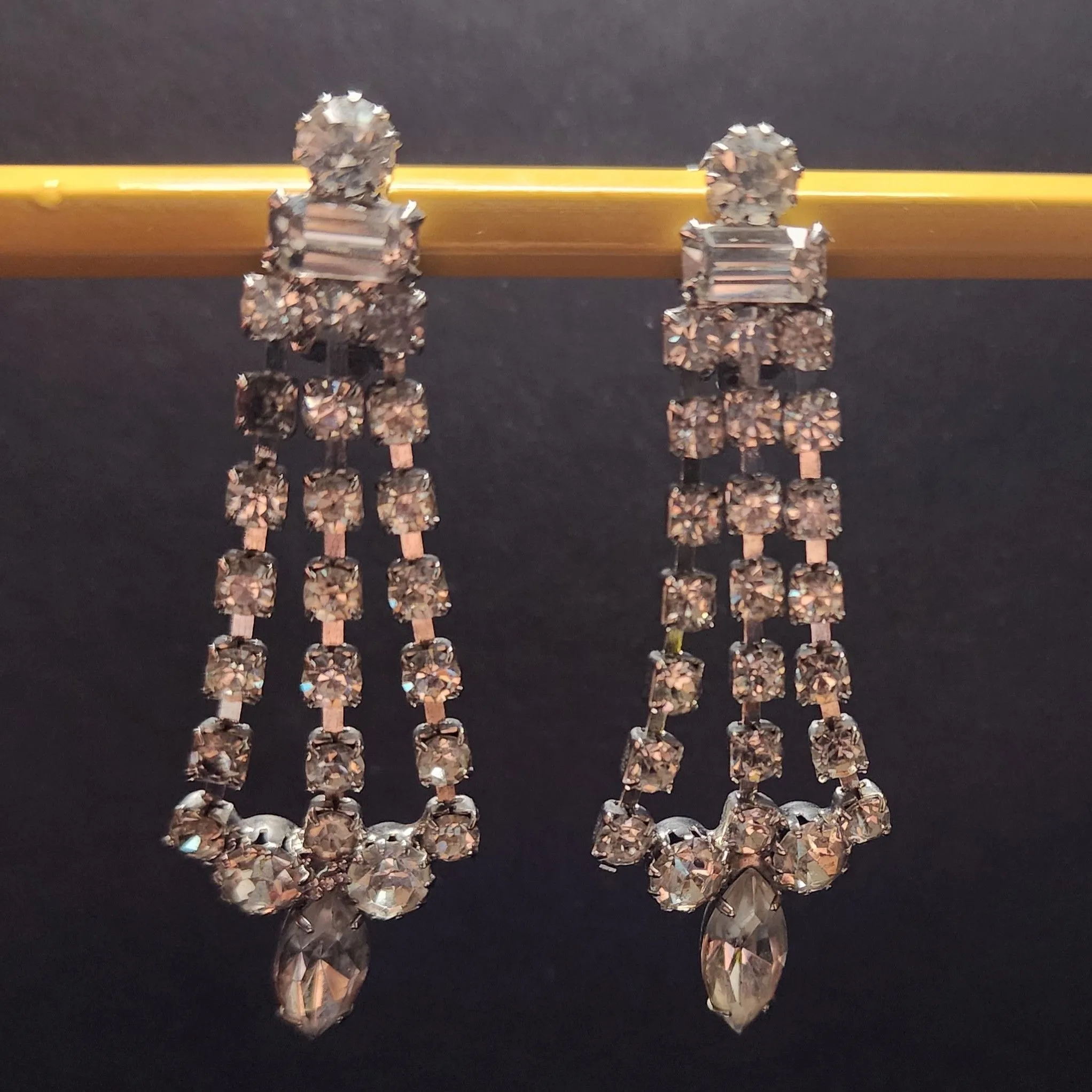 Product image for Beautiful 1960s Vintage Crystal Dangle Clip On Earrings