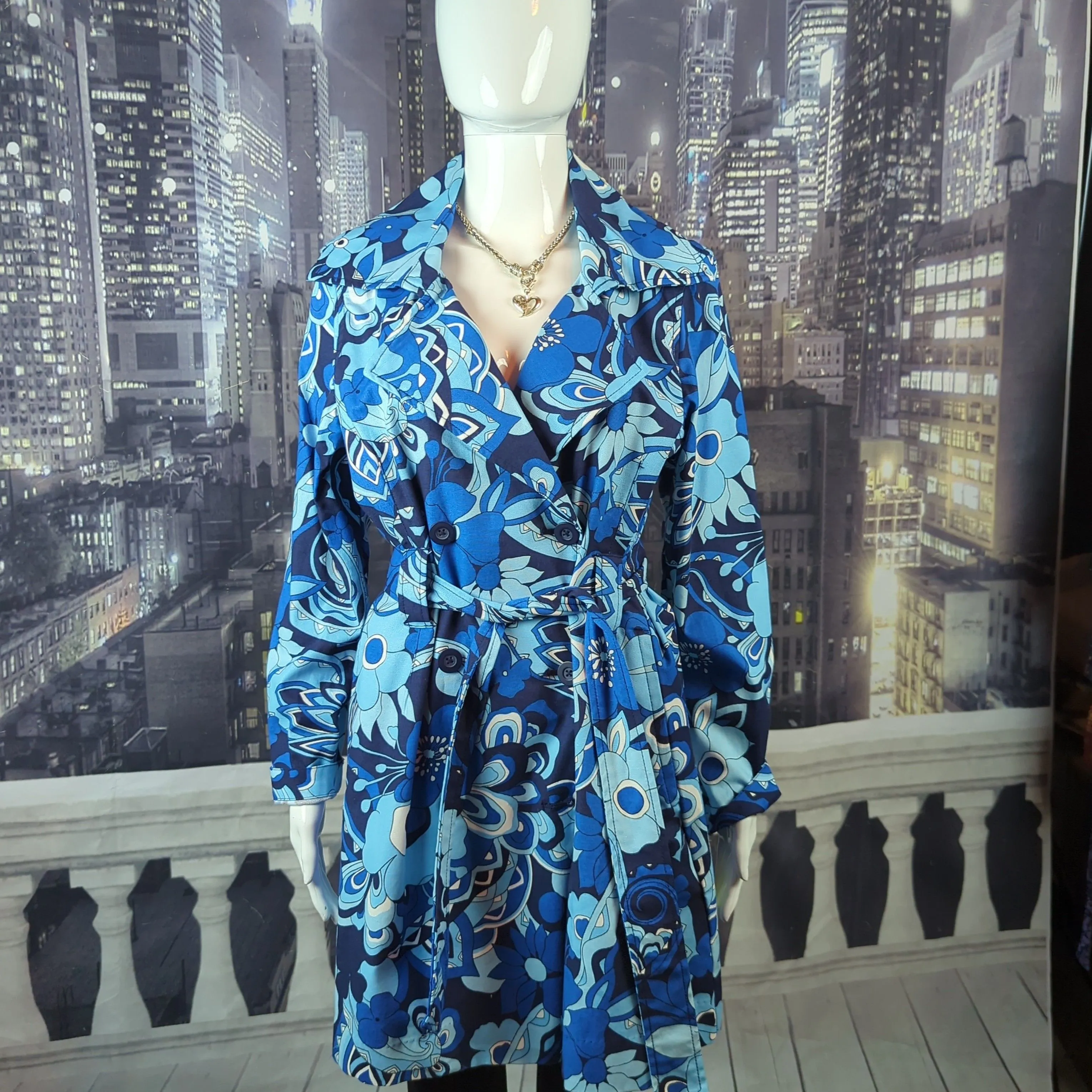 Product image for Cappagalo sz 8 Blue, White, & Black Lined Cotton Floral Double Breasted Button Down Coat with Belt.