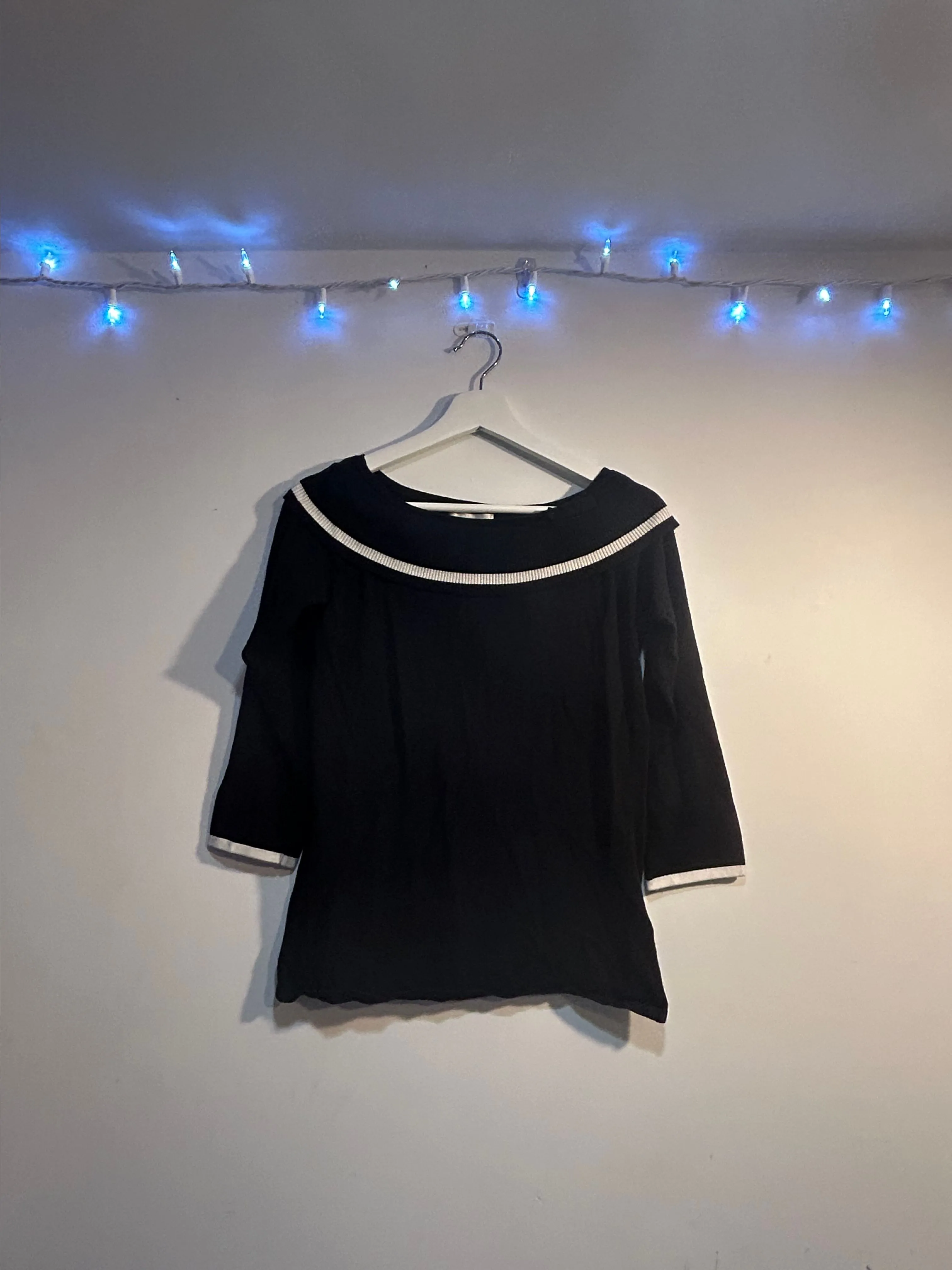 Product image for Design History Black/ White Sweater