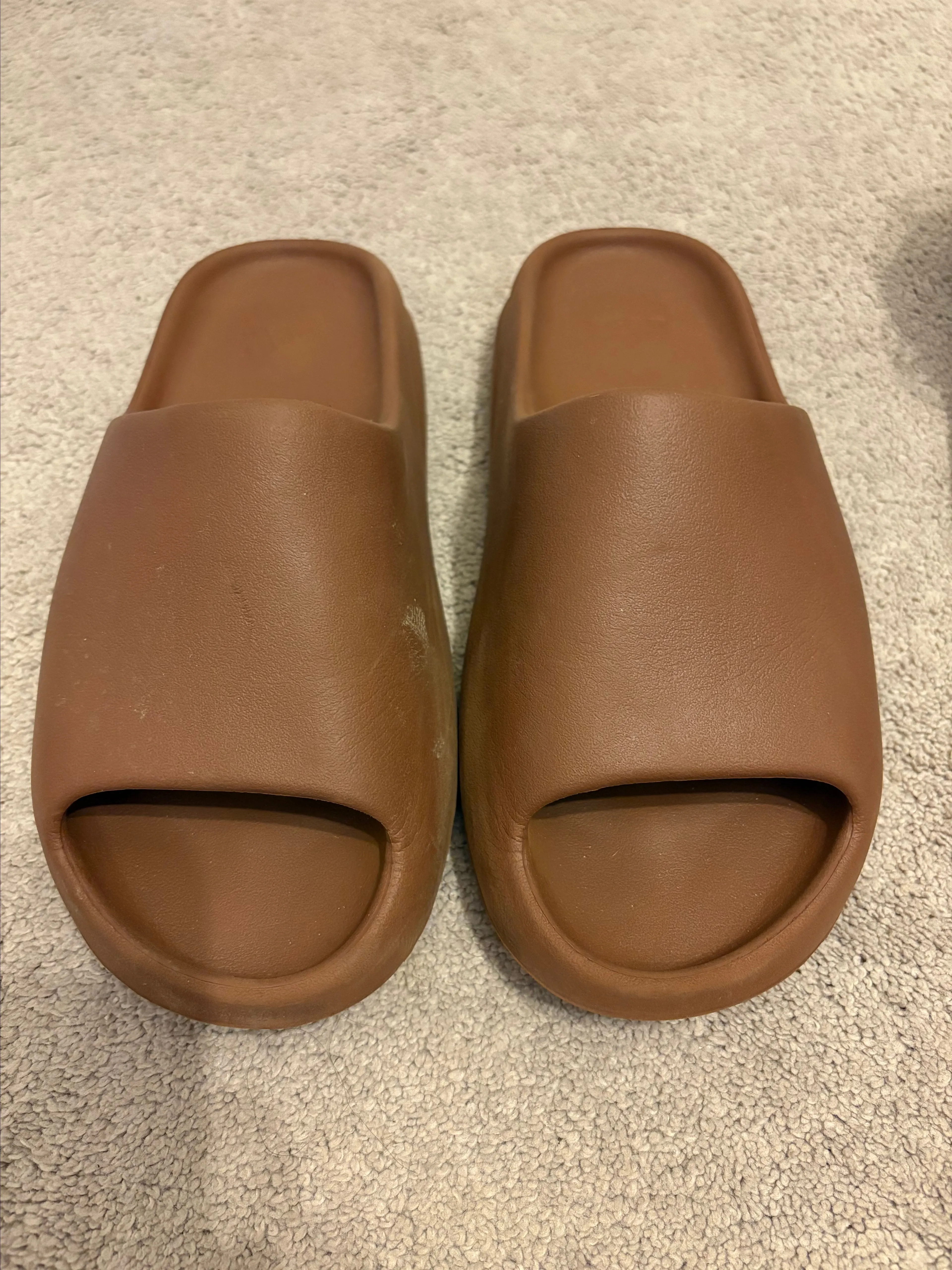 Product image for Yeezy slides 10M
