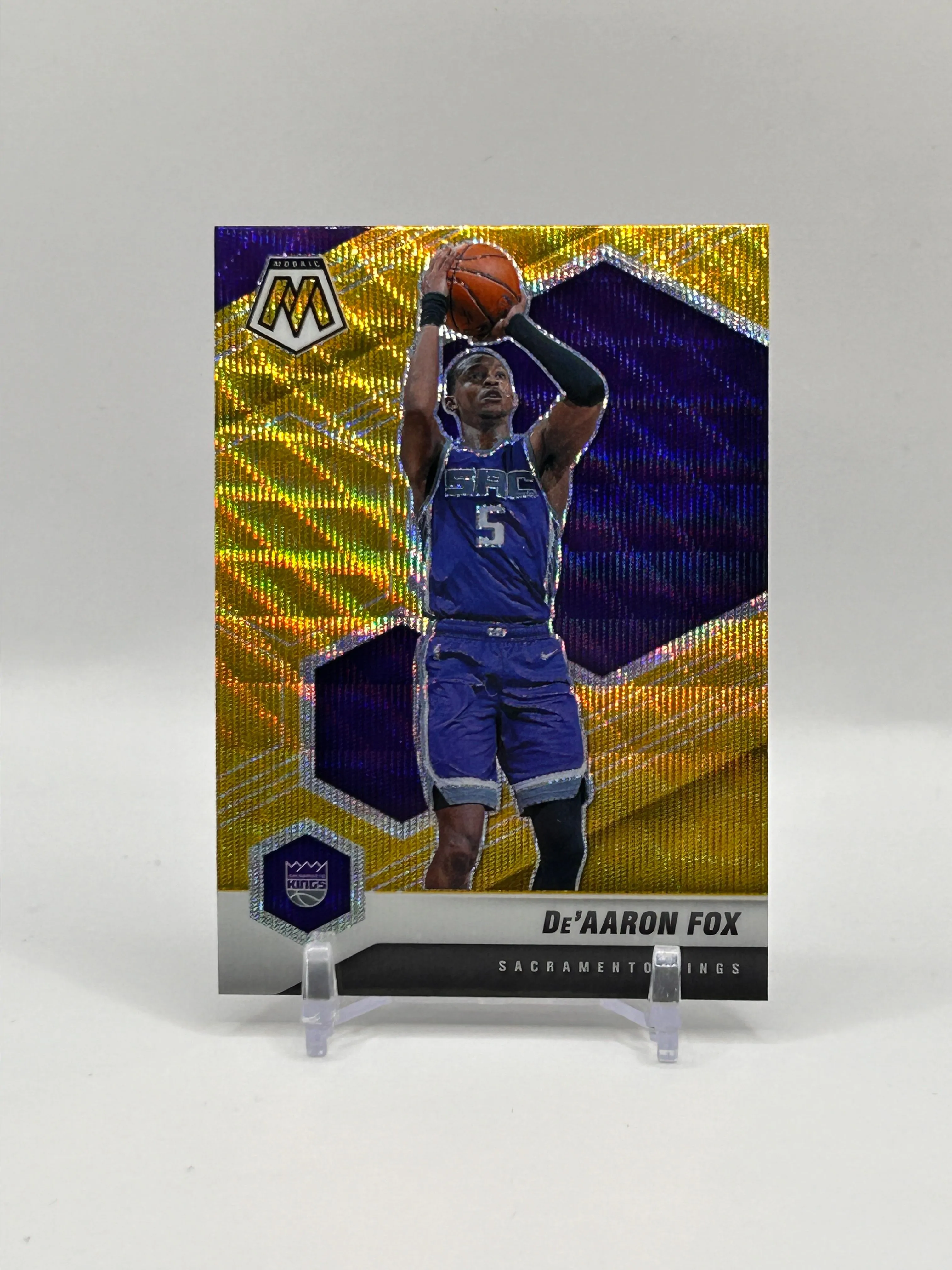 Product image for 2020-21 Mosaic Basketball • De'Arron Fox Gold Wave Tmall SP