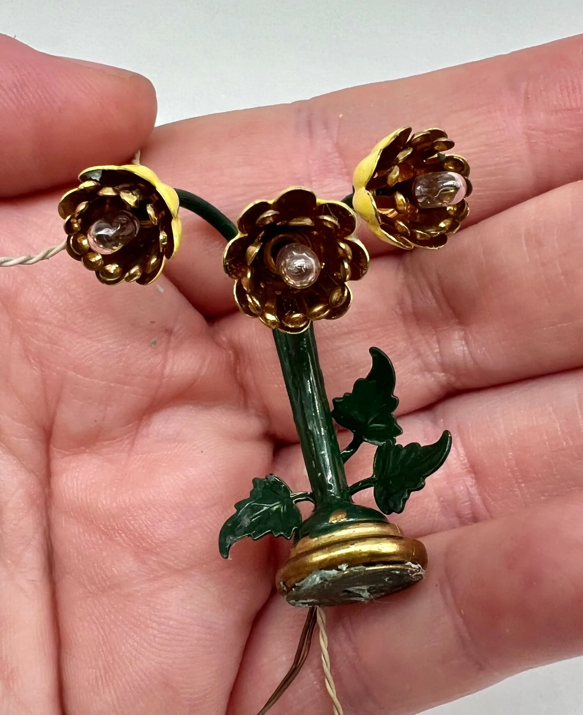 Product image for Vintage RARE Dollhouse incredible 3 flowers light w/ cord and plug
