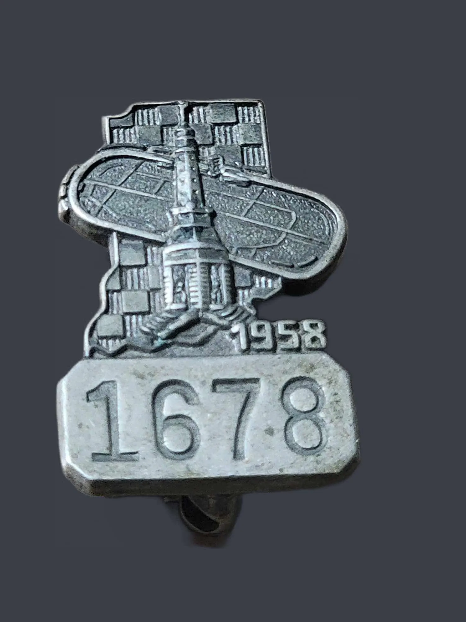 Product image for 1958 Indianapolis 500 Bronze Pit Badge