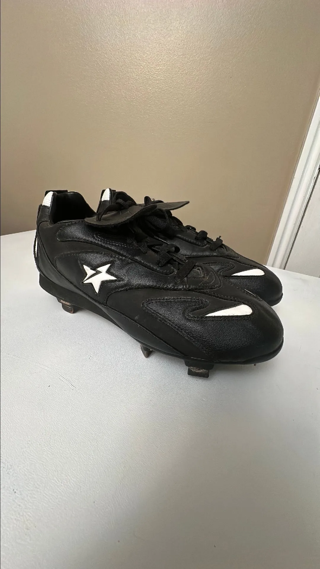 Product image for Converse cleats size 6.5
