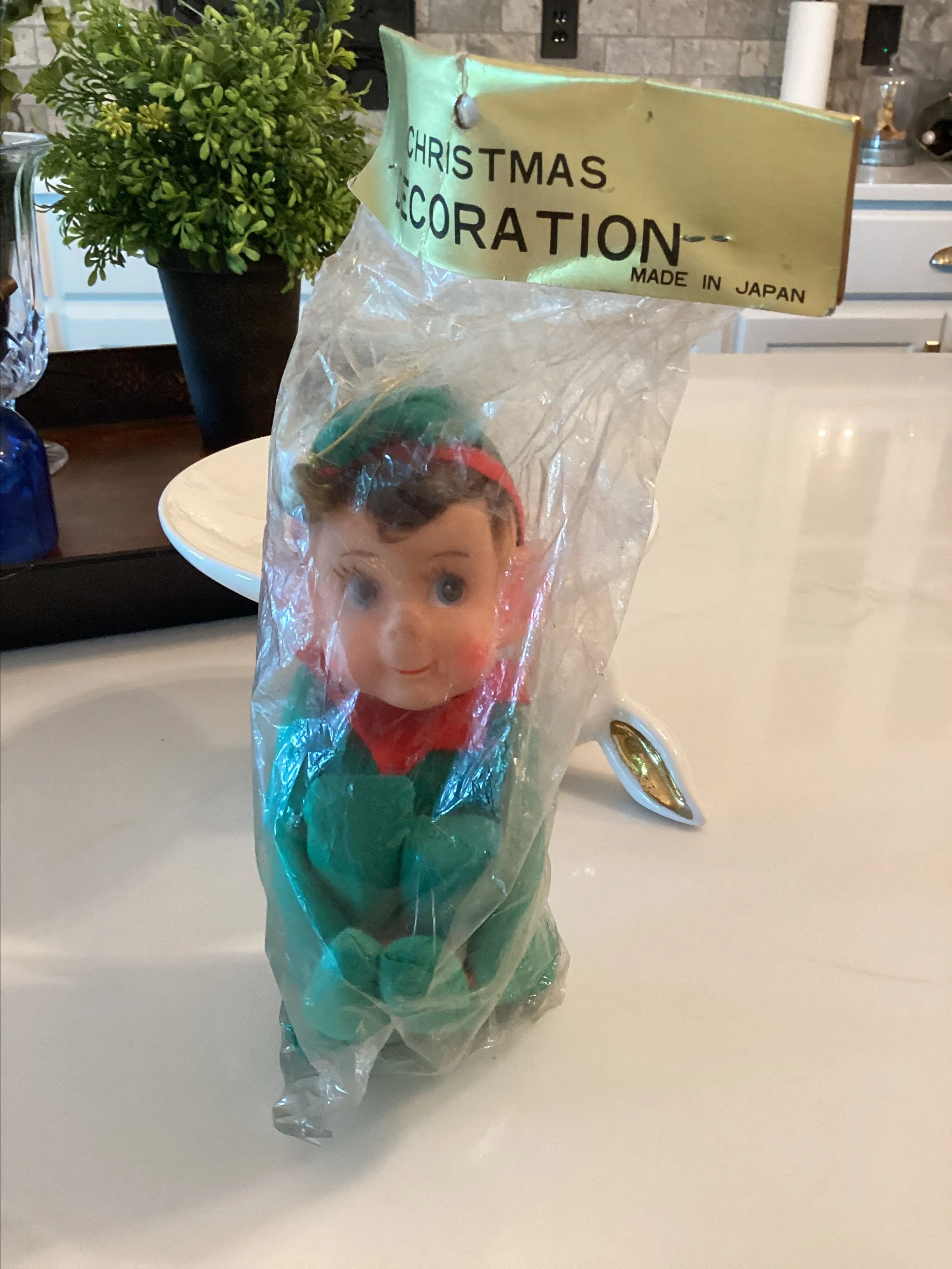 Product image for 31. NOS Vintage green large pixie in package