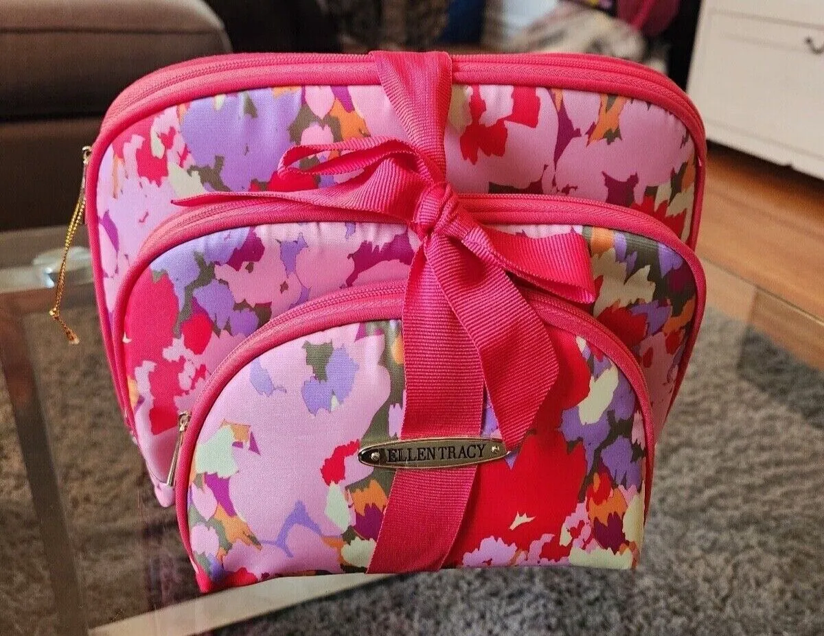 Product image for Ellen Tracy Cosmetic/Toiletry Bag Travel Kit w/ 3