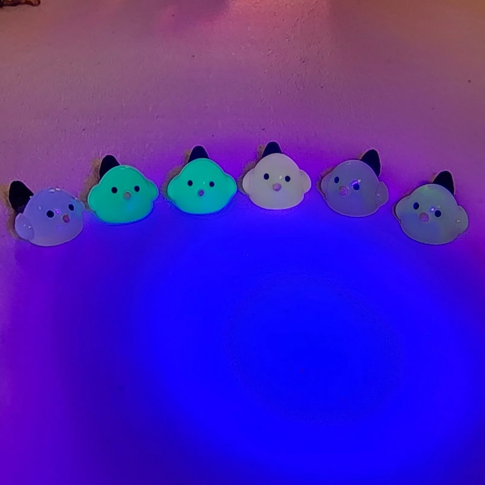 Product image for B150 Random Mini Plastic Glowy Bird