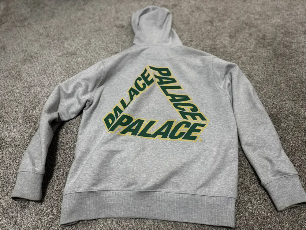 Product image for Palace Skateboards P3 Team Hood | Size L |  24 x 29