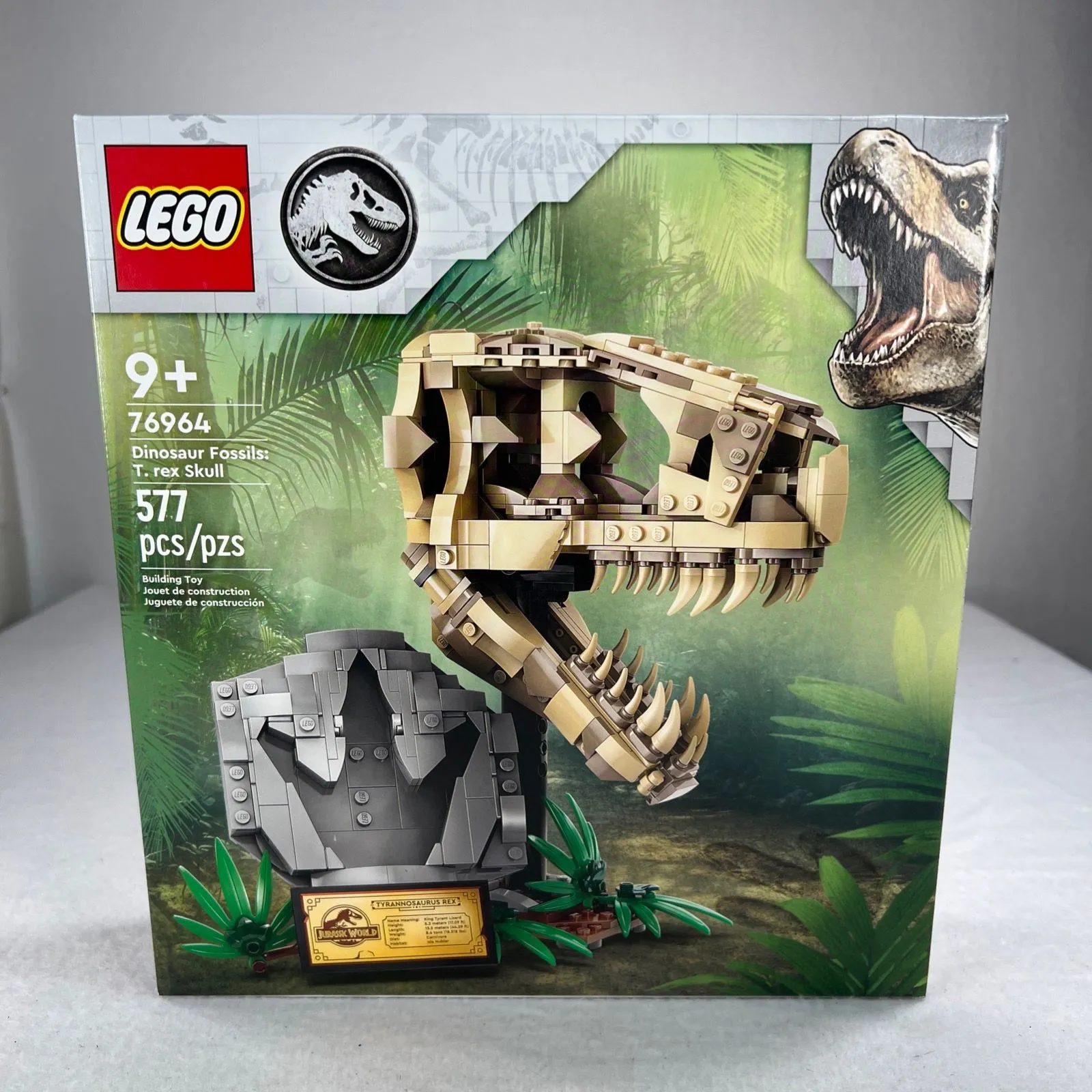 Product image for LEGO Jurassic World: Dinosaur Fossils: T. Rex Skull Set 76964 Sealed