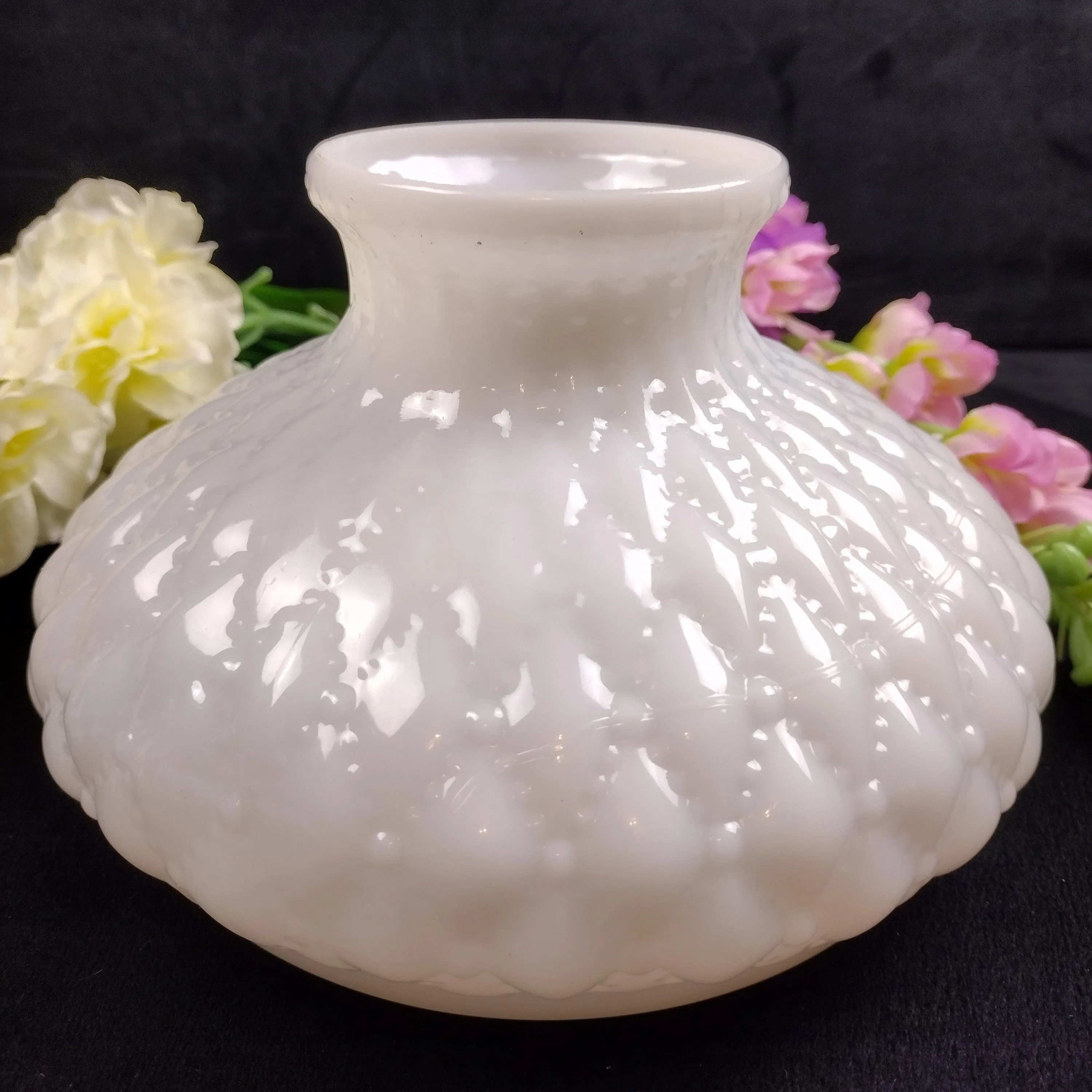 Product image for Vintage Quilted Diamond Milk Glass Shade Tam-O-Shanter 7"D Fitter