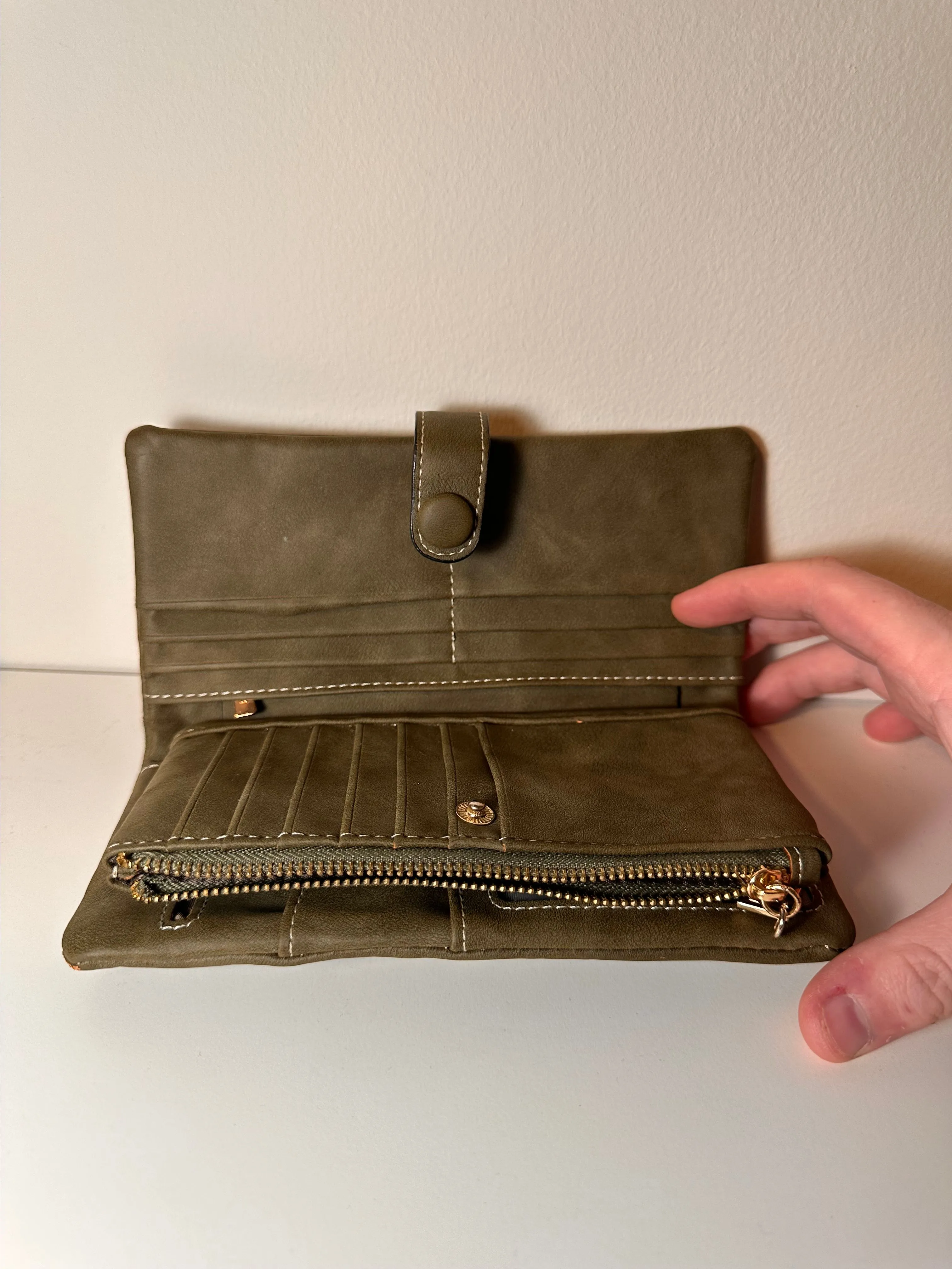 Listing Image Blurred Background