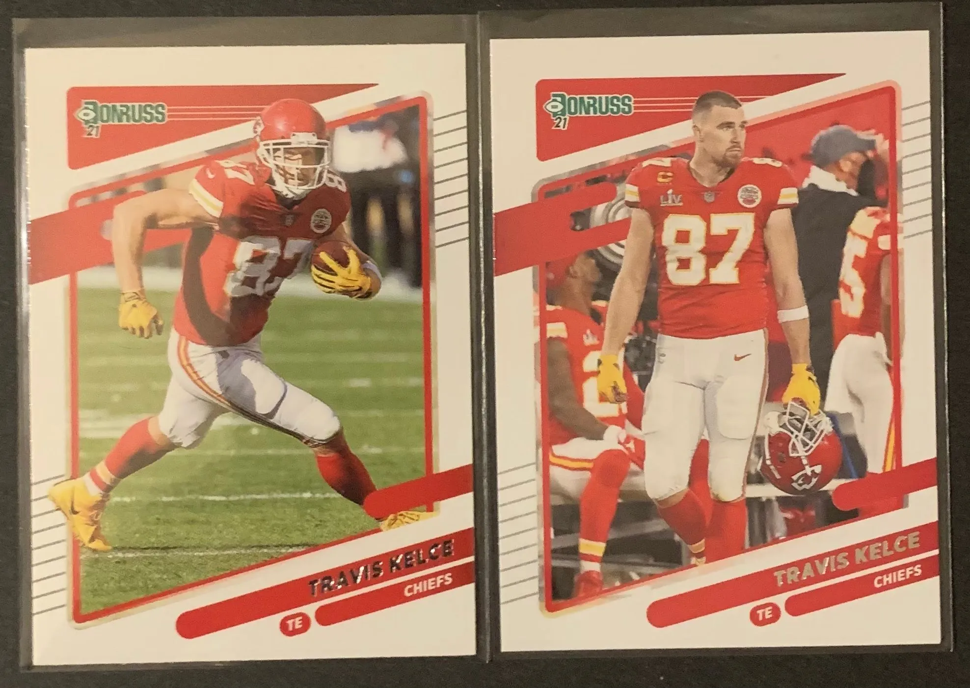 Product image for 2021 Donruss Travis Kelce #118 (Base and NO Helmet Image Variation) 2 card lot