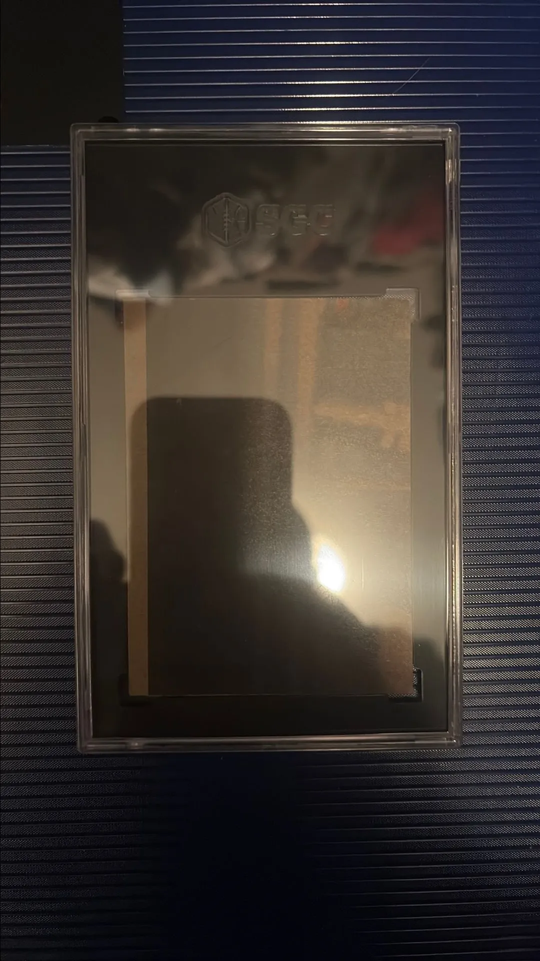 Listing Image Blurred Background
