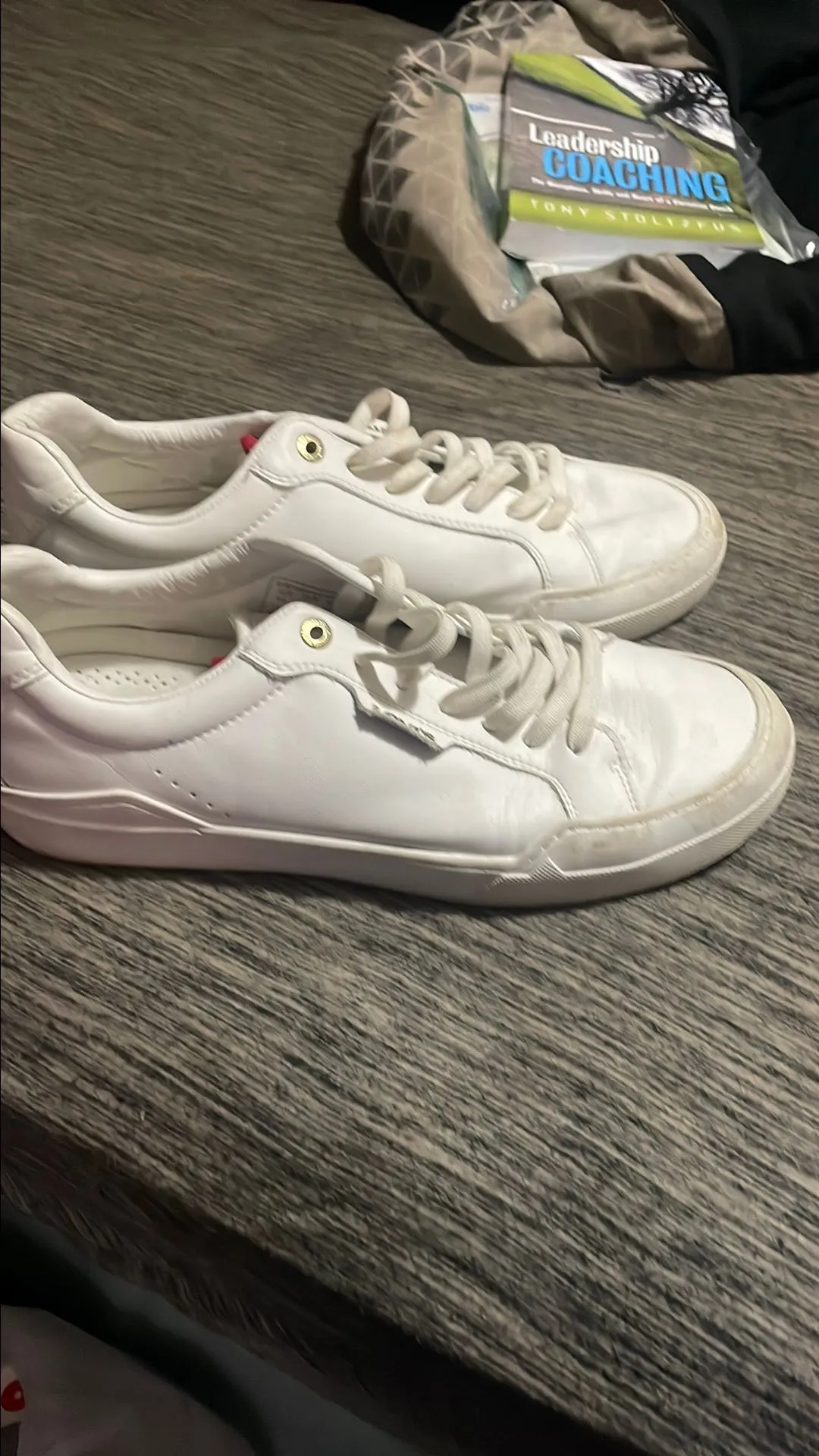 Listing Image Blurred Background