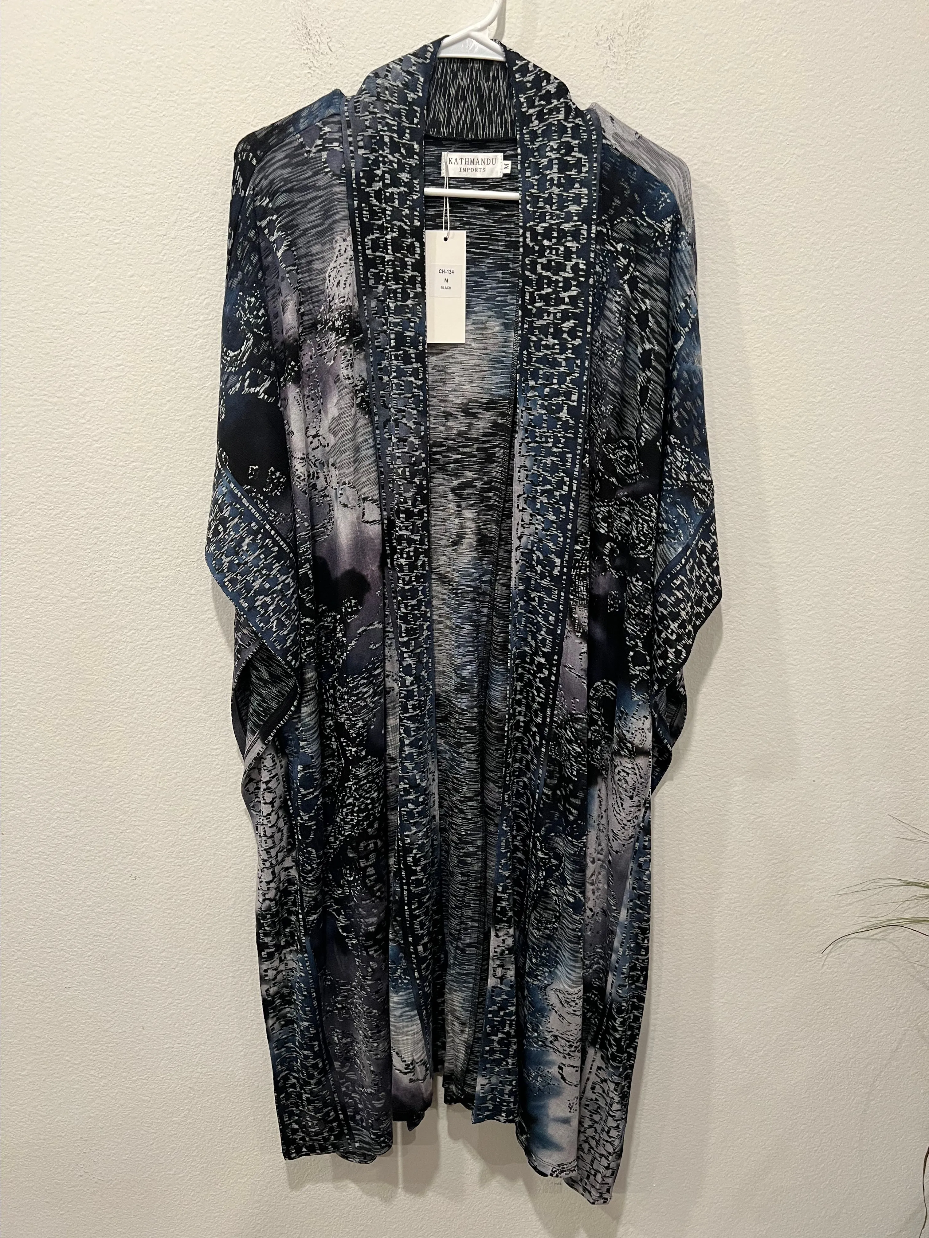 Product image for Grey and Black Patterned Kimono by Kathmandu Size M