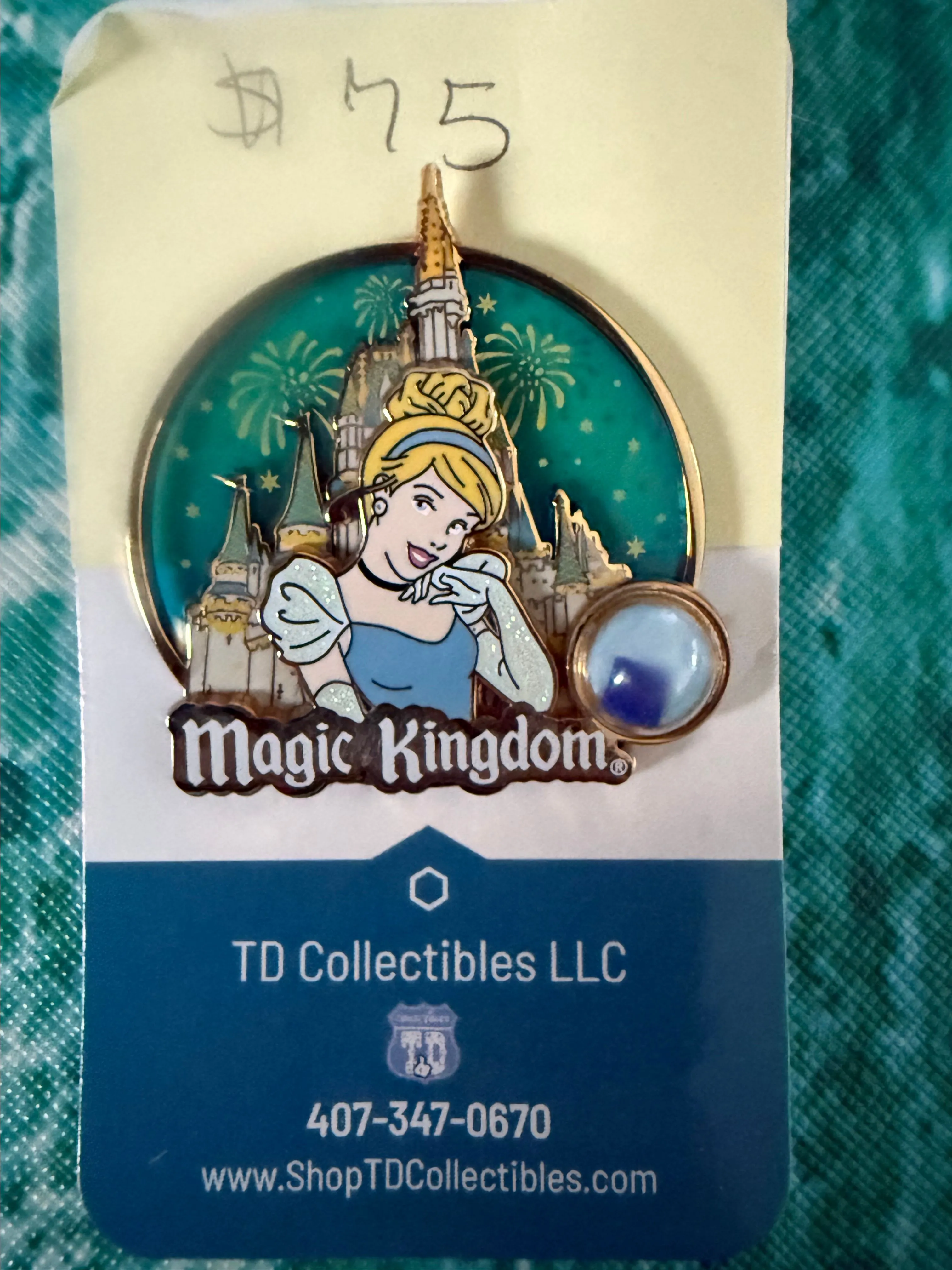Product image for 2016 Walt Disney World Piece of History Pin - Cinderella Castle LE 1500