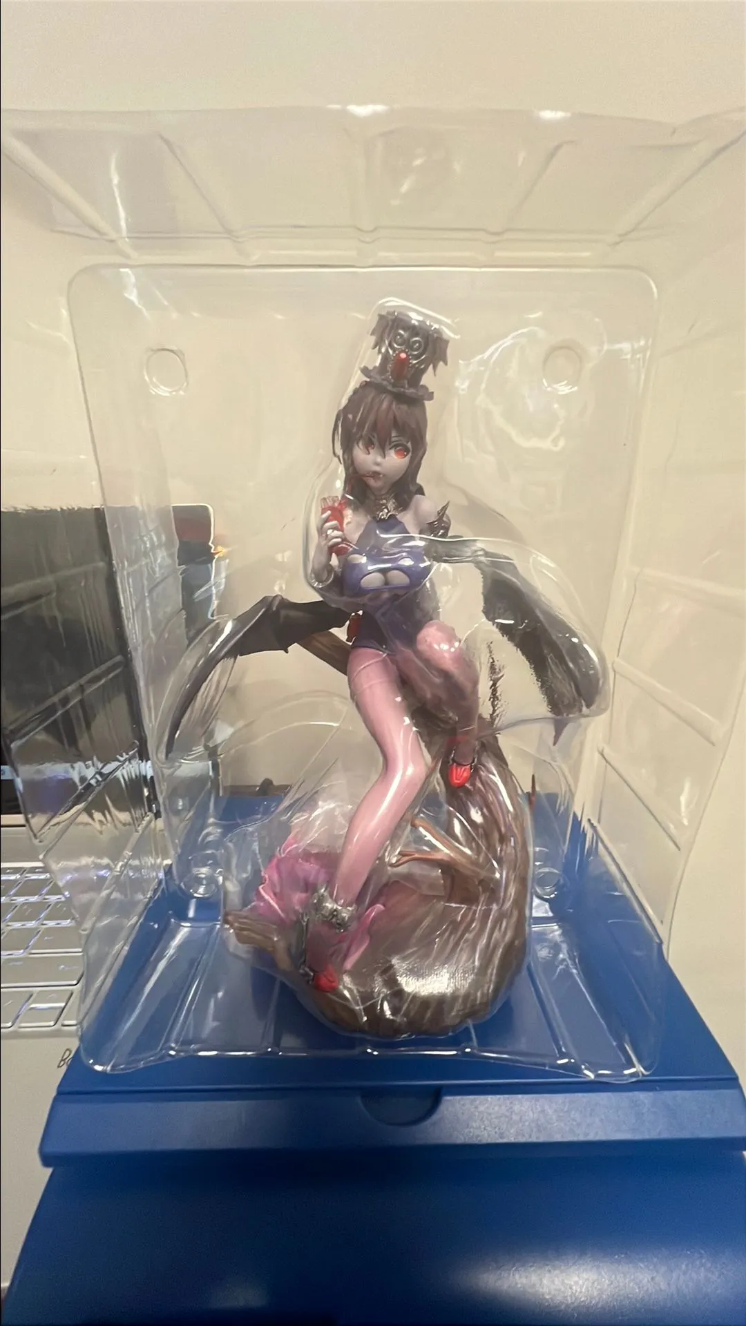 Product image for Cecilia's Dinner statue