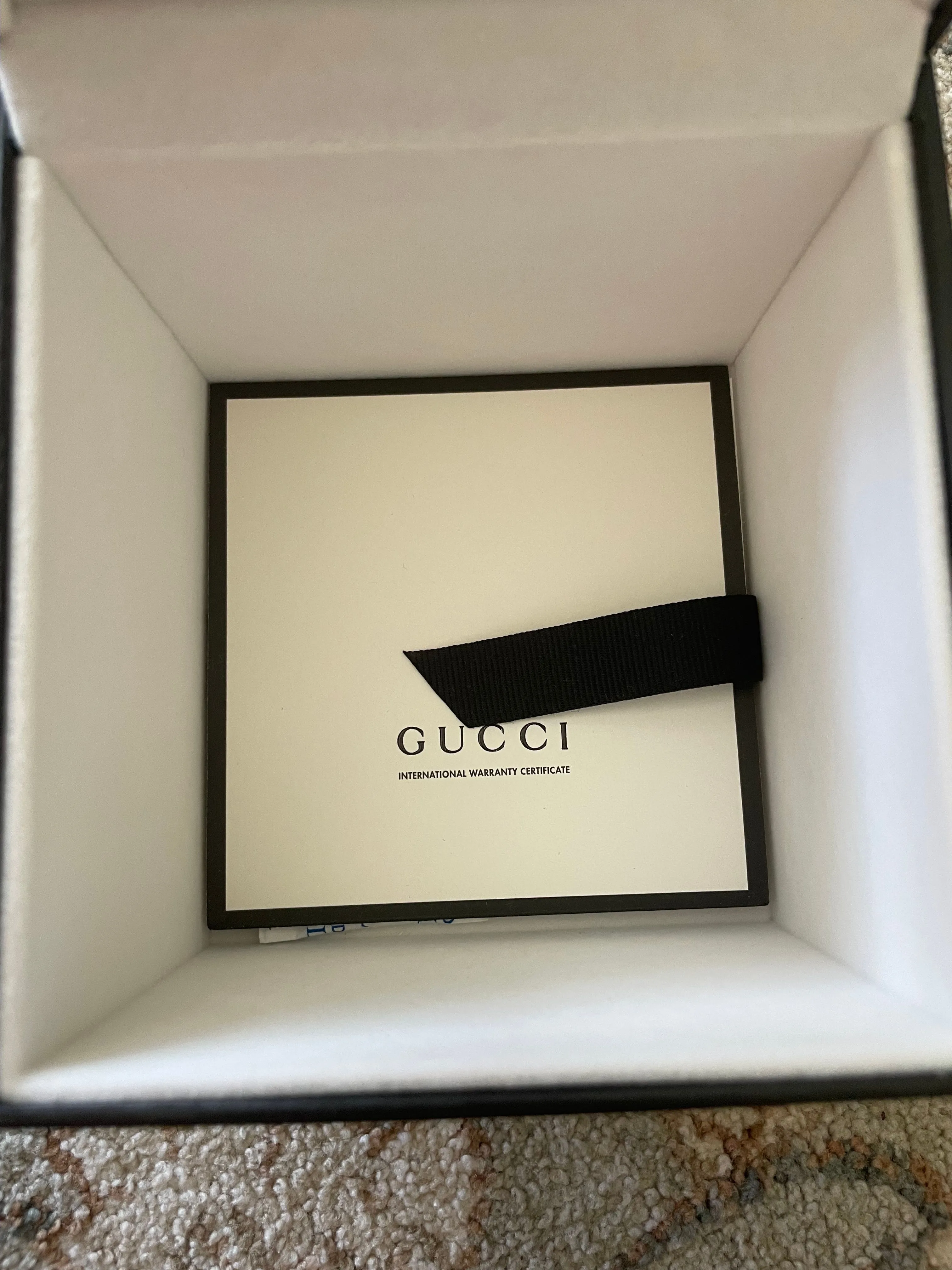 Listing Image Blurred Background