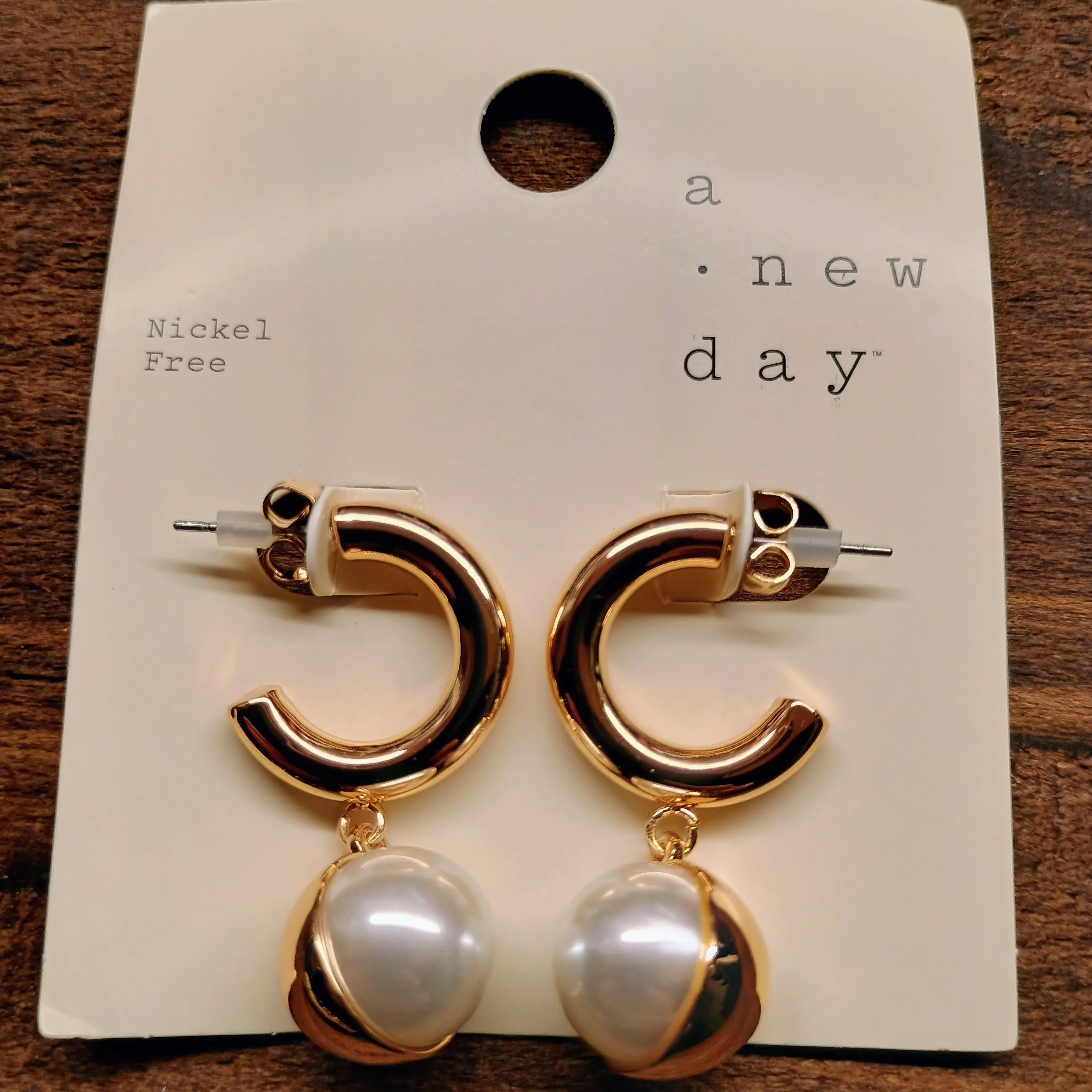 Product image for  06 A new day earrings new with tags 