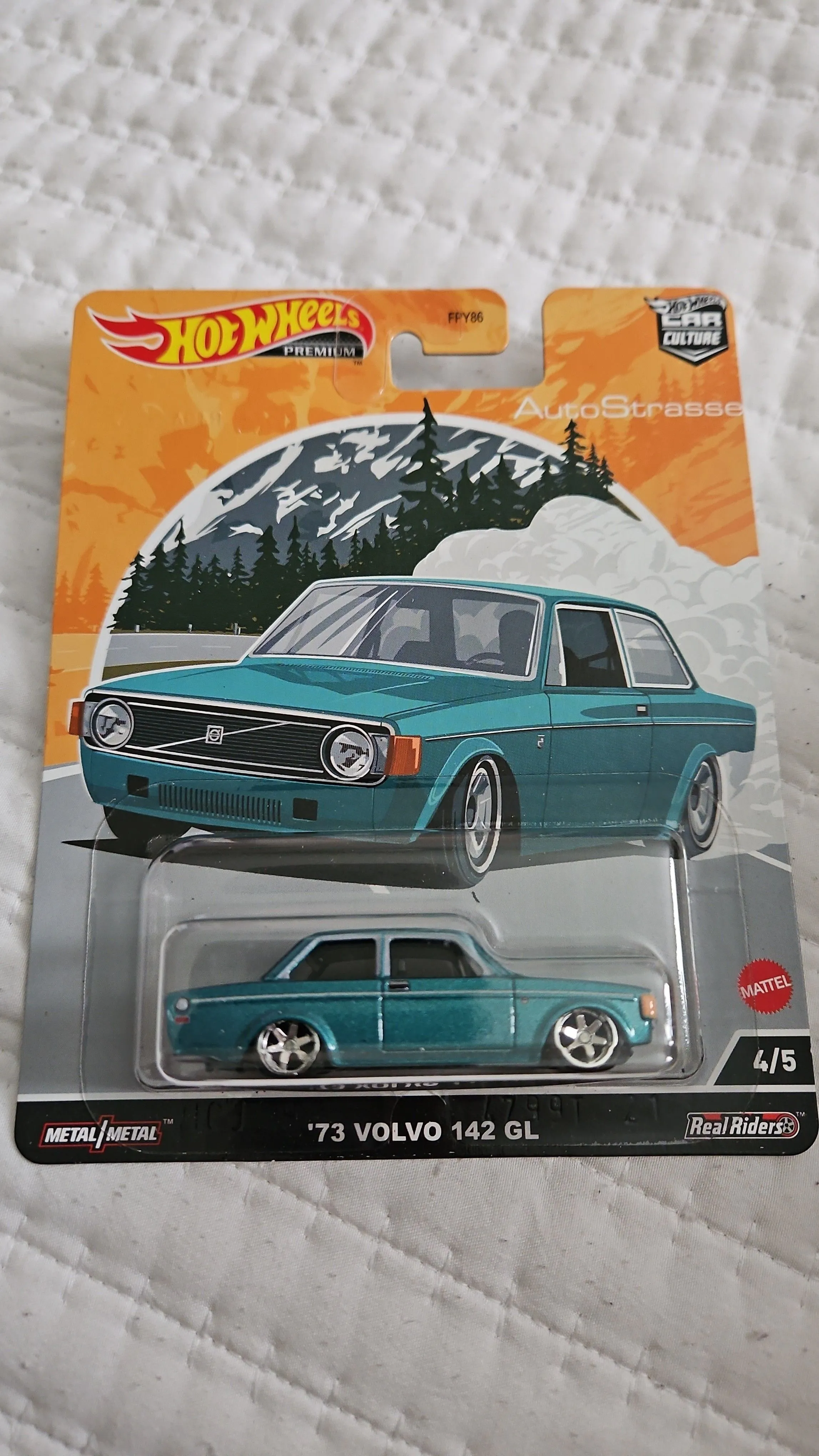 Product image for Hot Wheels Car Culture Premium '72 Volvo 142 GL