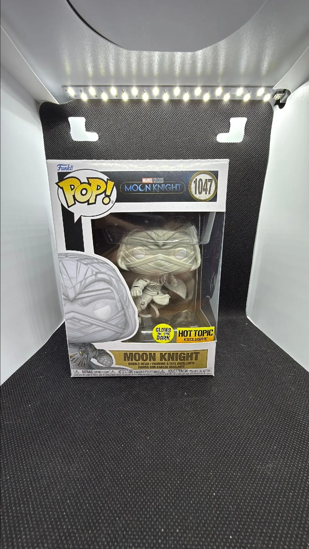 Product image for Funko Pop - Marvel Studios: Moon Knight #1047 - Moon Knight Glow in the Dark (Hot Topic Series)