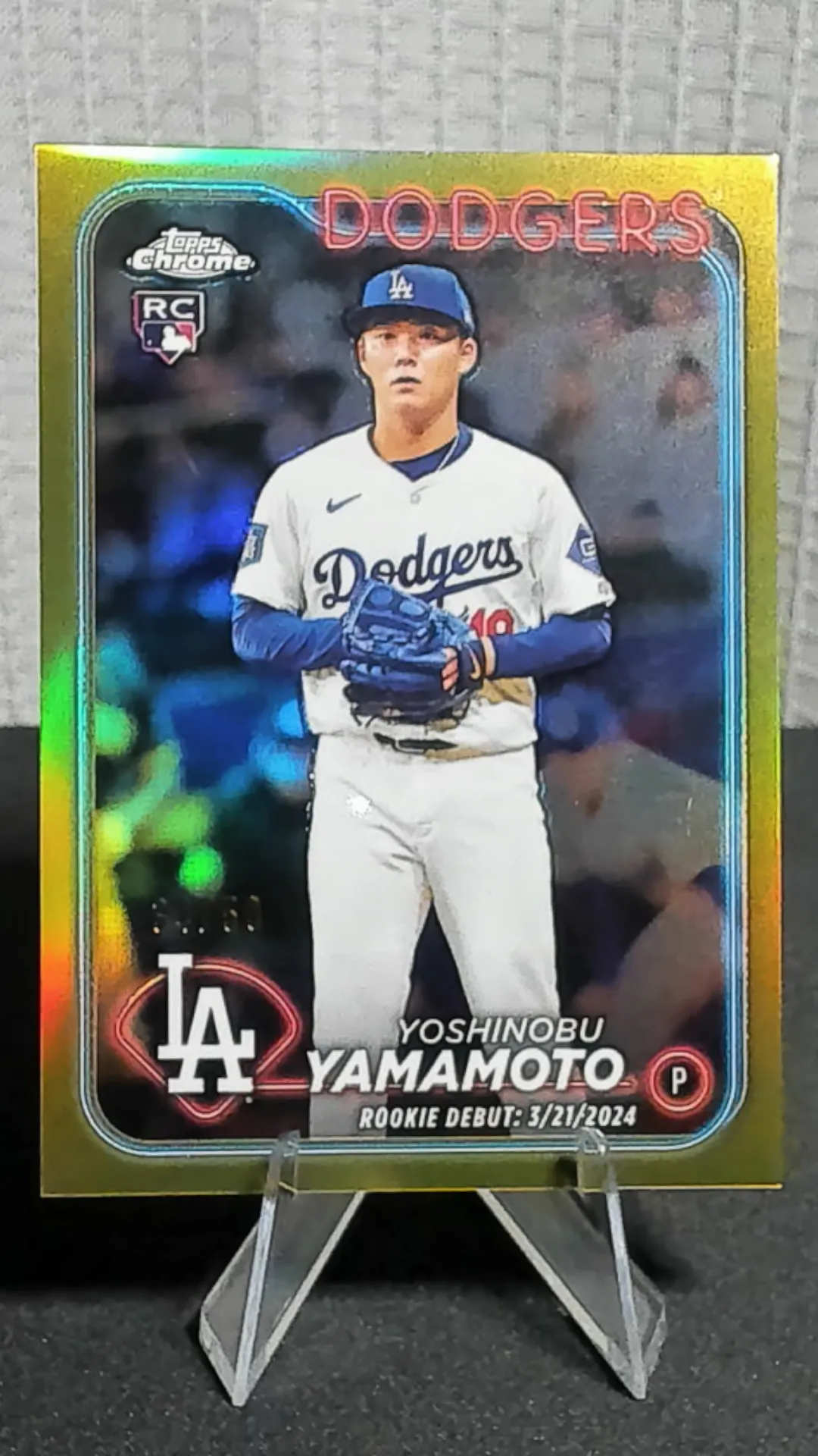 Product image for Yoshinobu Yamamoto 2024 Topps Chrome Gold Rookie /50