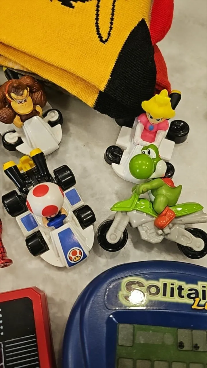 Product image for McDonalds Mario toys lot of (4) 