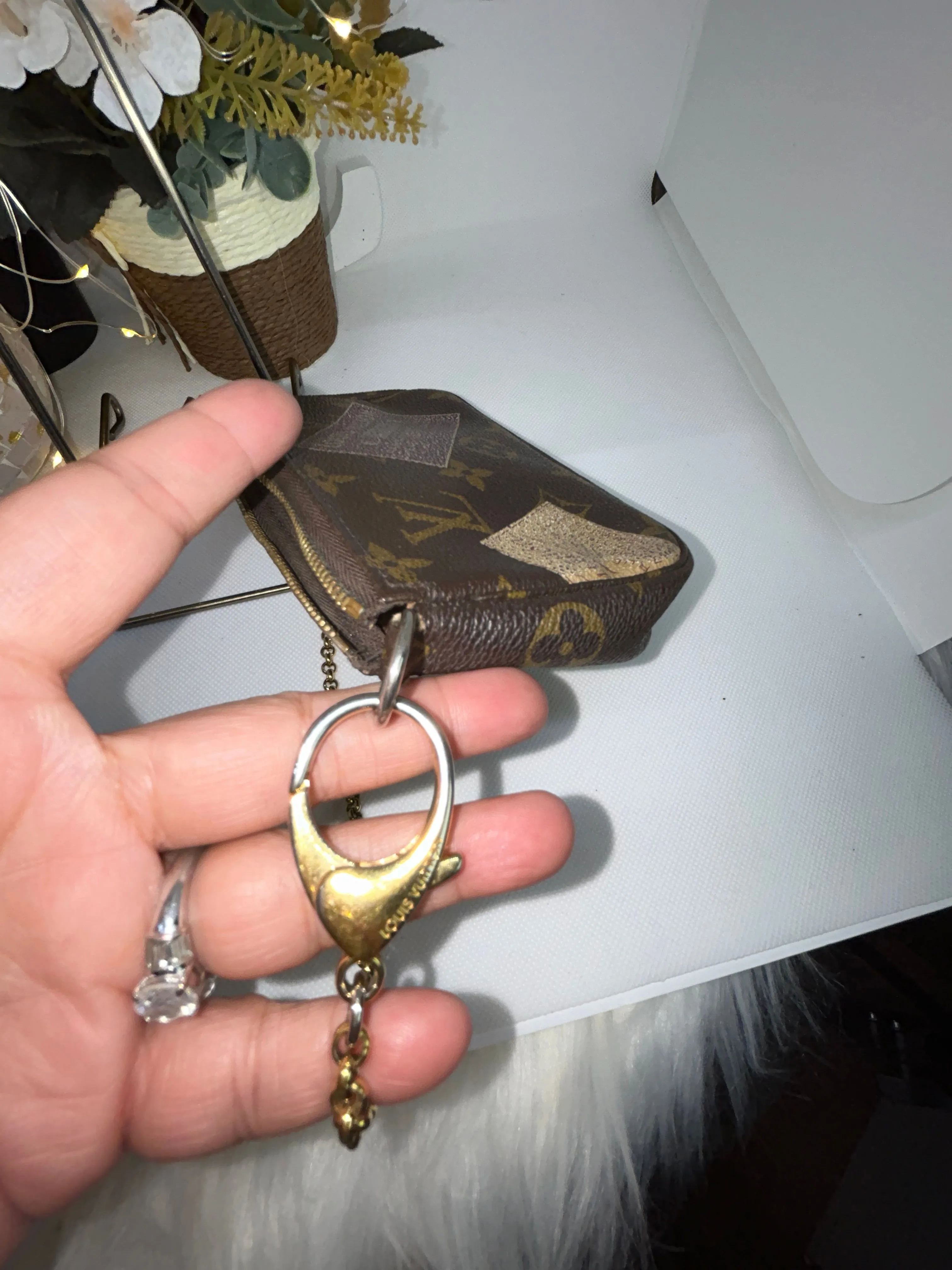 Listing Image Blurred Background